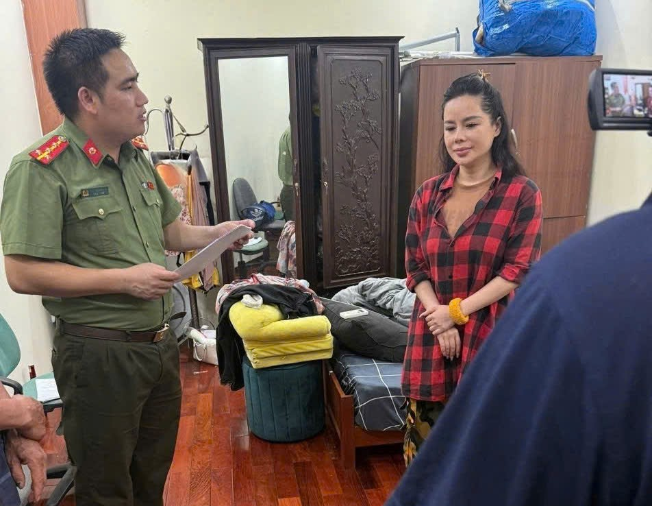 TikToker Nguyễn Thiên Hương bị bắt vì vu khống 2 bệnh viện- Ảnh 1.