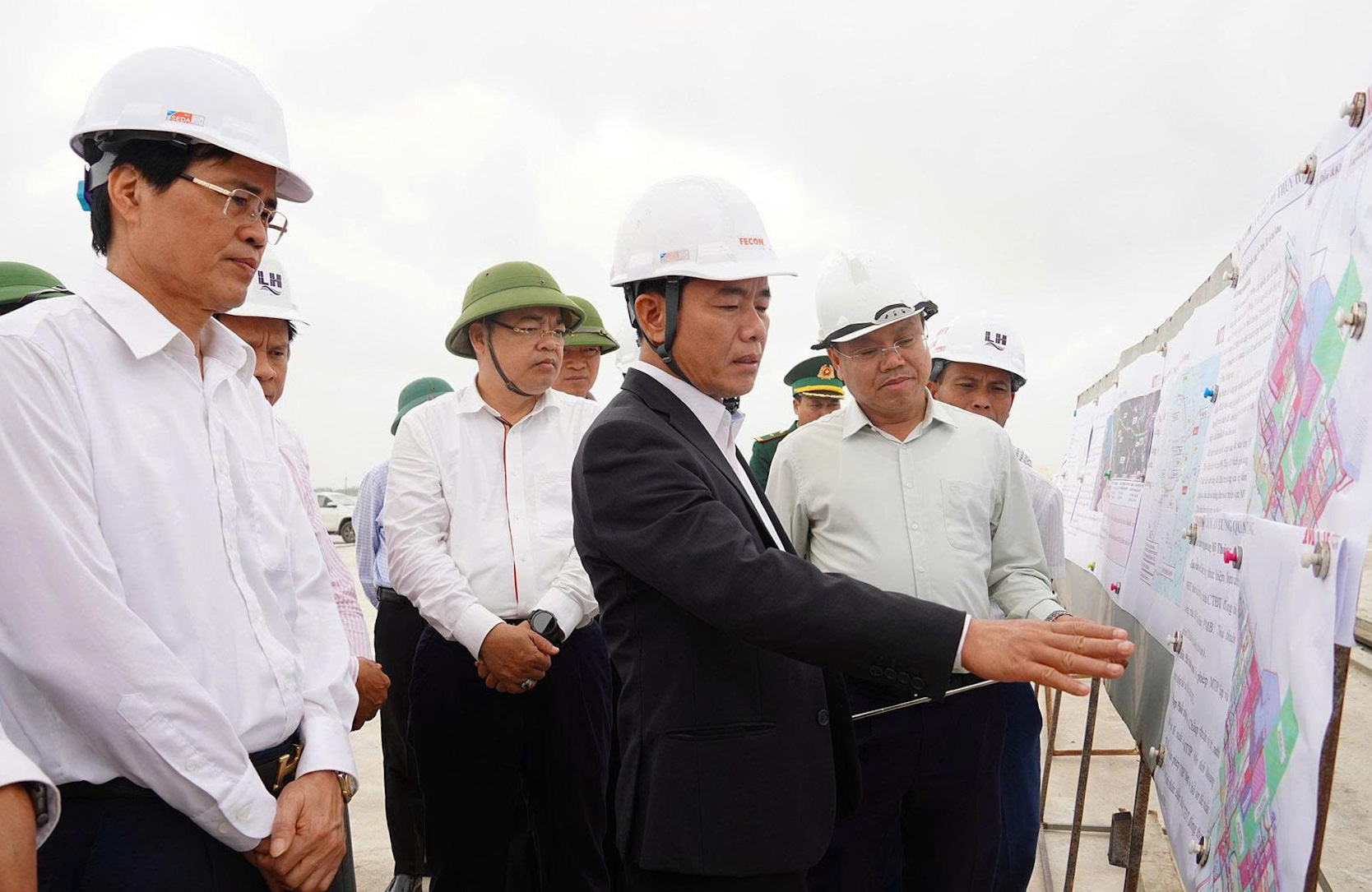 Những 'mạch m&aacute;u' li&ecirc;n v&ugrave;ng - Ảnh 2.