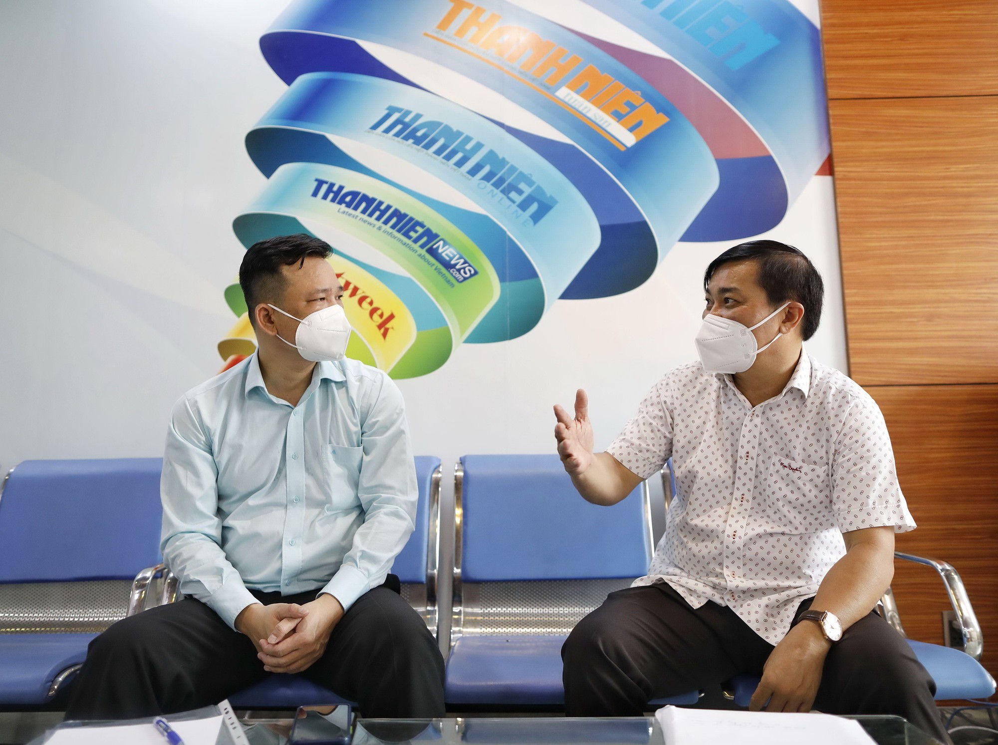 Chuyện nghề: C&ugrave;ng thắp l&ecirc;n ngọn lửa y&ecirc;u thương- Ảnh 7.