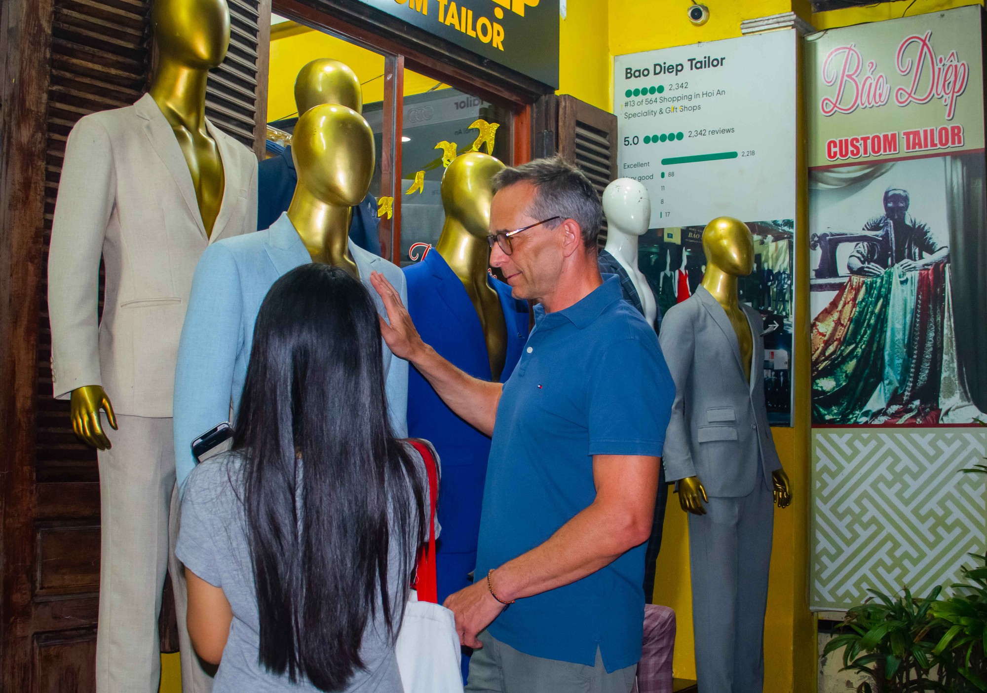 May vest siêu tốc ở phố Hội- Ảnh 3.