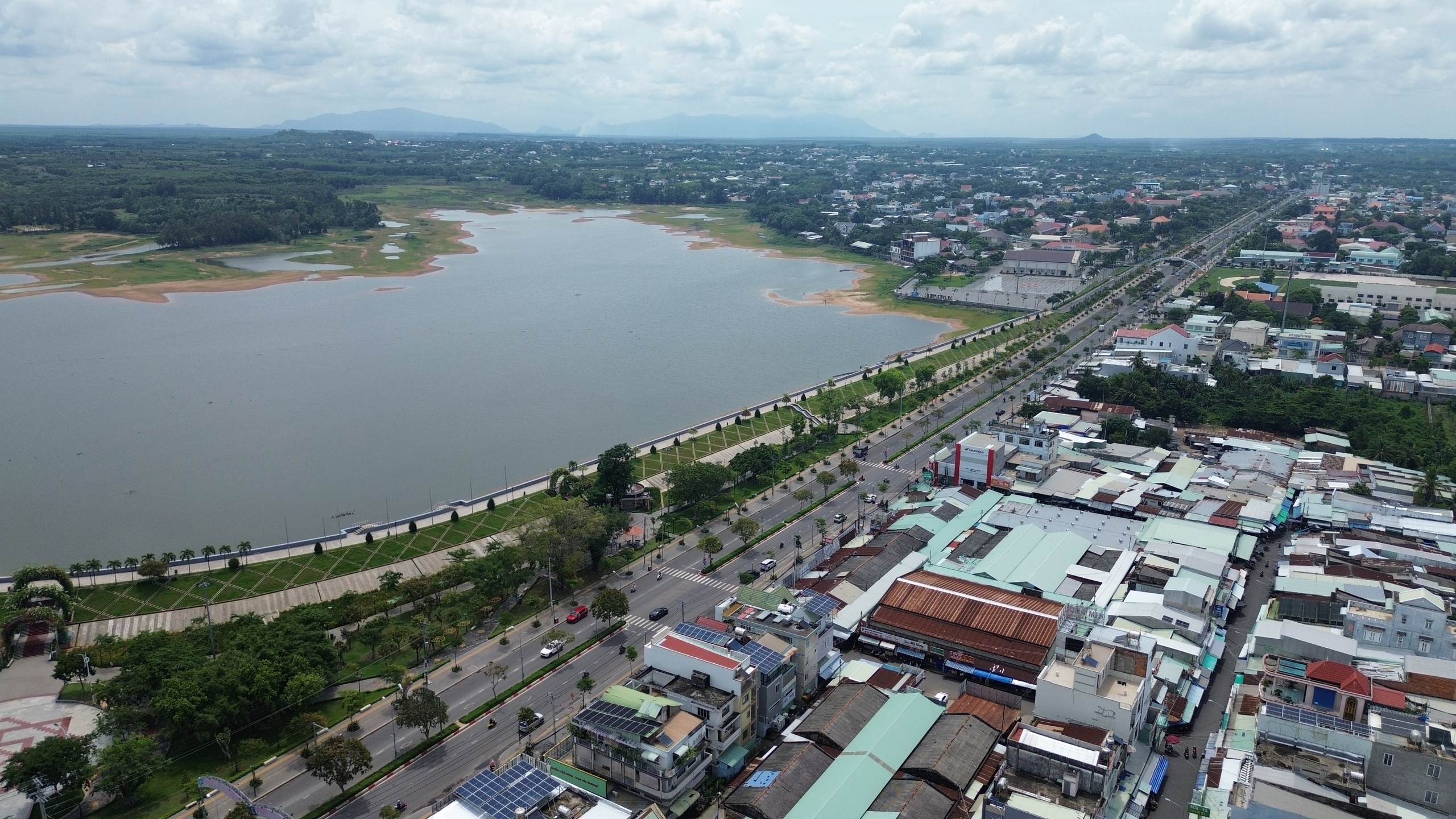 TP.HCM chuyển 29 xã thành phường: Đừng để đô thị hóa trên giấy- Ảnh 1.