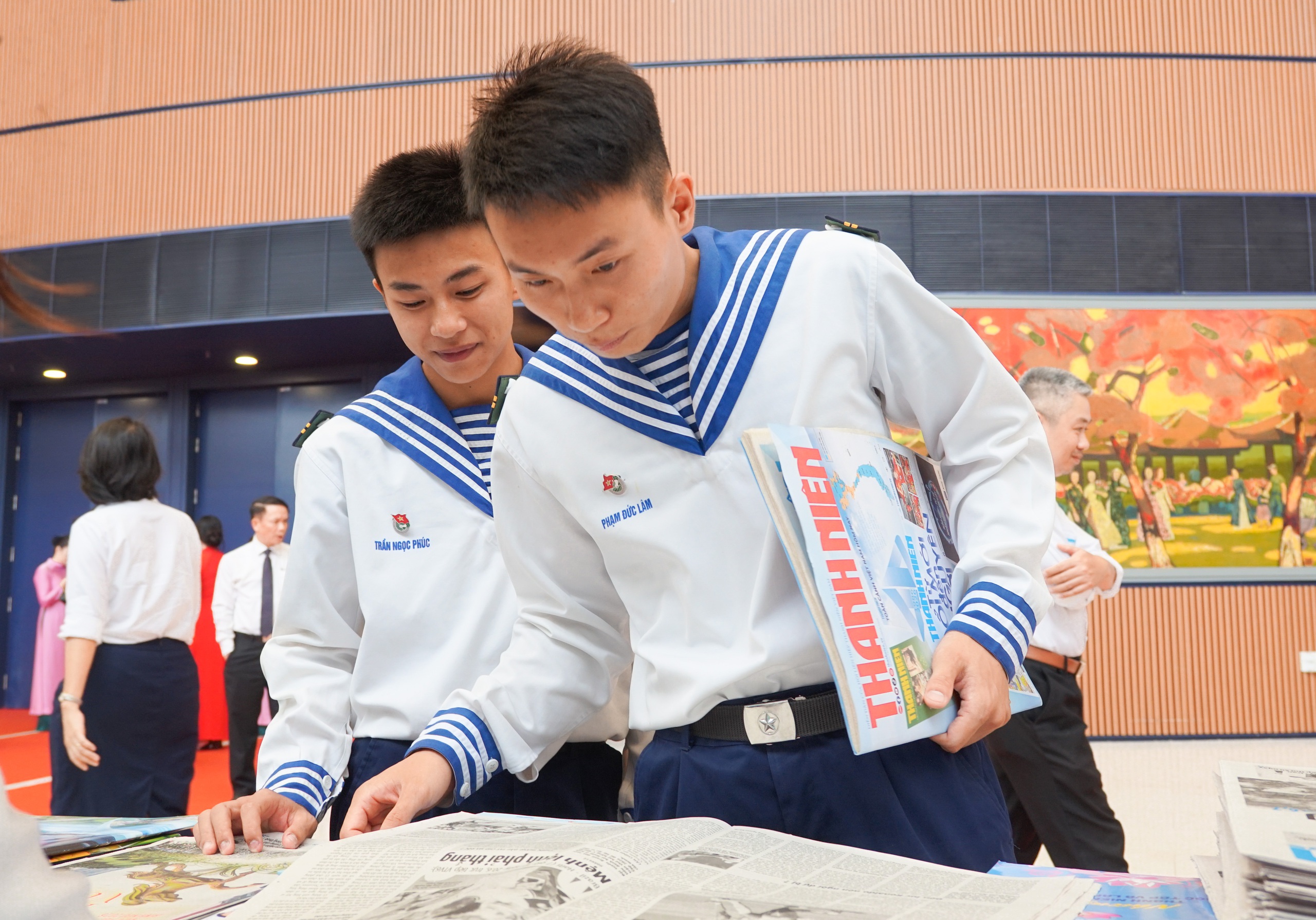 Gian trưng b&agrave;y của B&aacute;o Thanh Ni&ecirc;n g&acirc;y ấn tượng tại Hội B&aacute;o to&agrave;n quốc - Ảnh 14.
