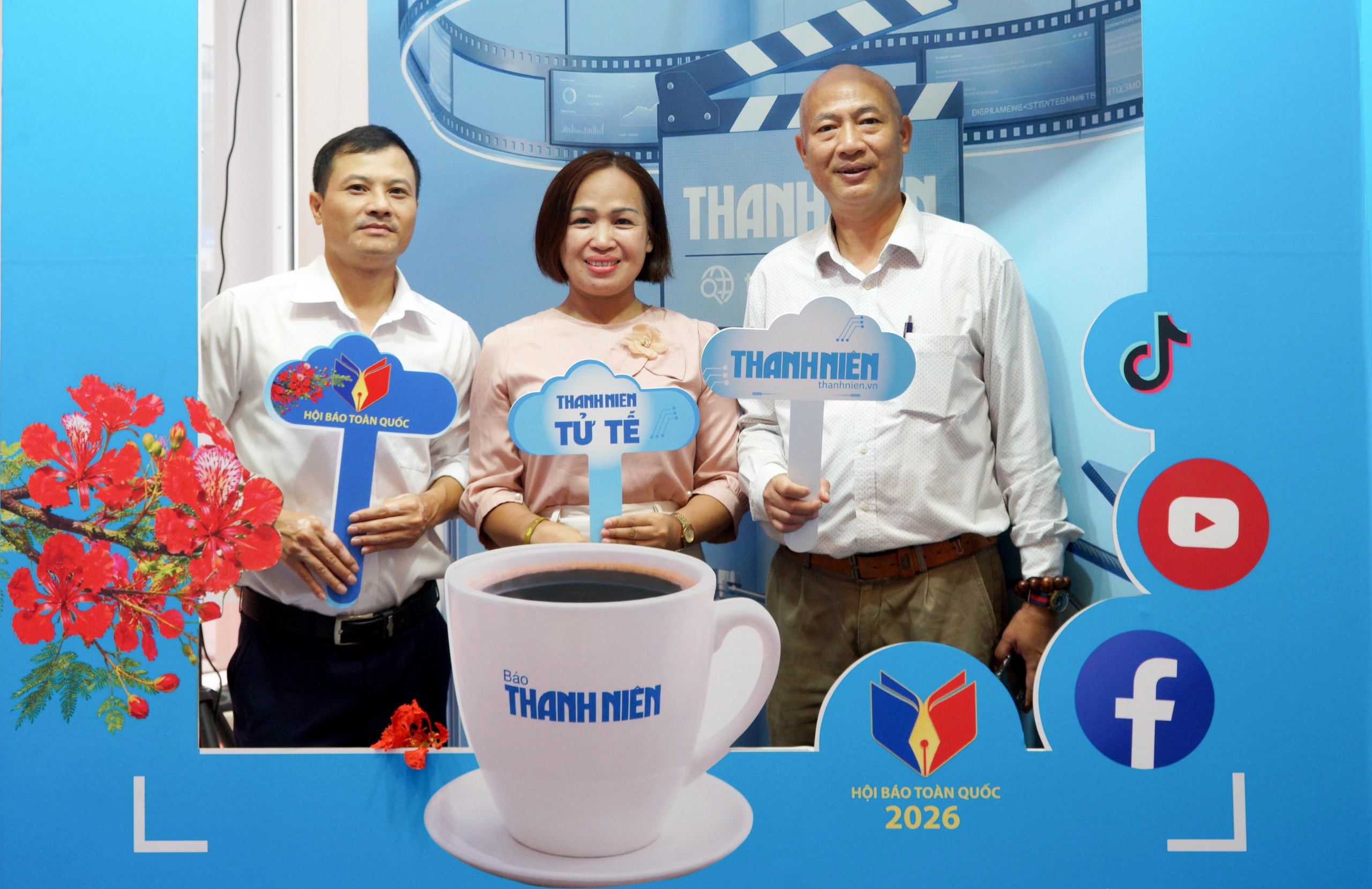 Gian trưng b&agrave;y của B&aacute;o Thanh Ni&ecirc;n g&acirc;y ấn tượng tại Hội B&aacute;o to&agrave;n quốc - Ảnh 9.