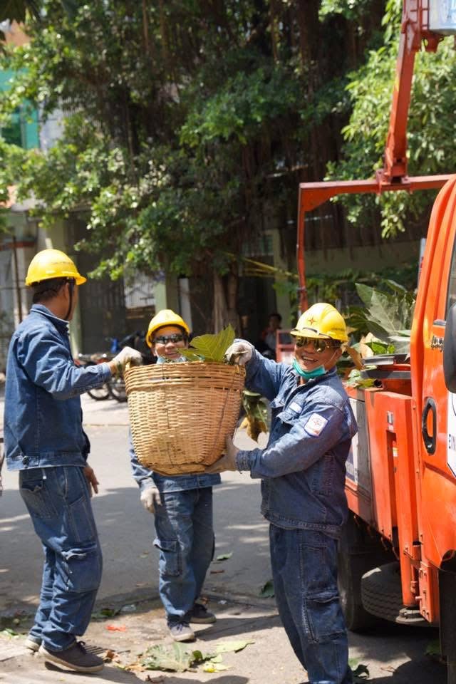 Những khoảng lặng giữa dòng điện - Ảnh 2.