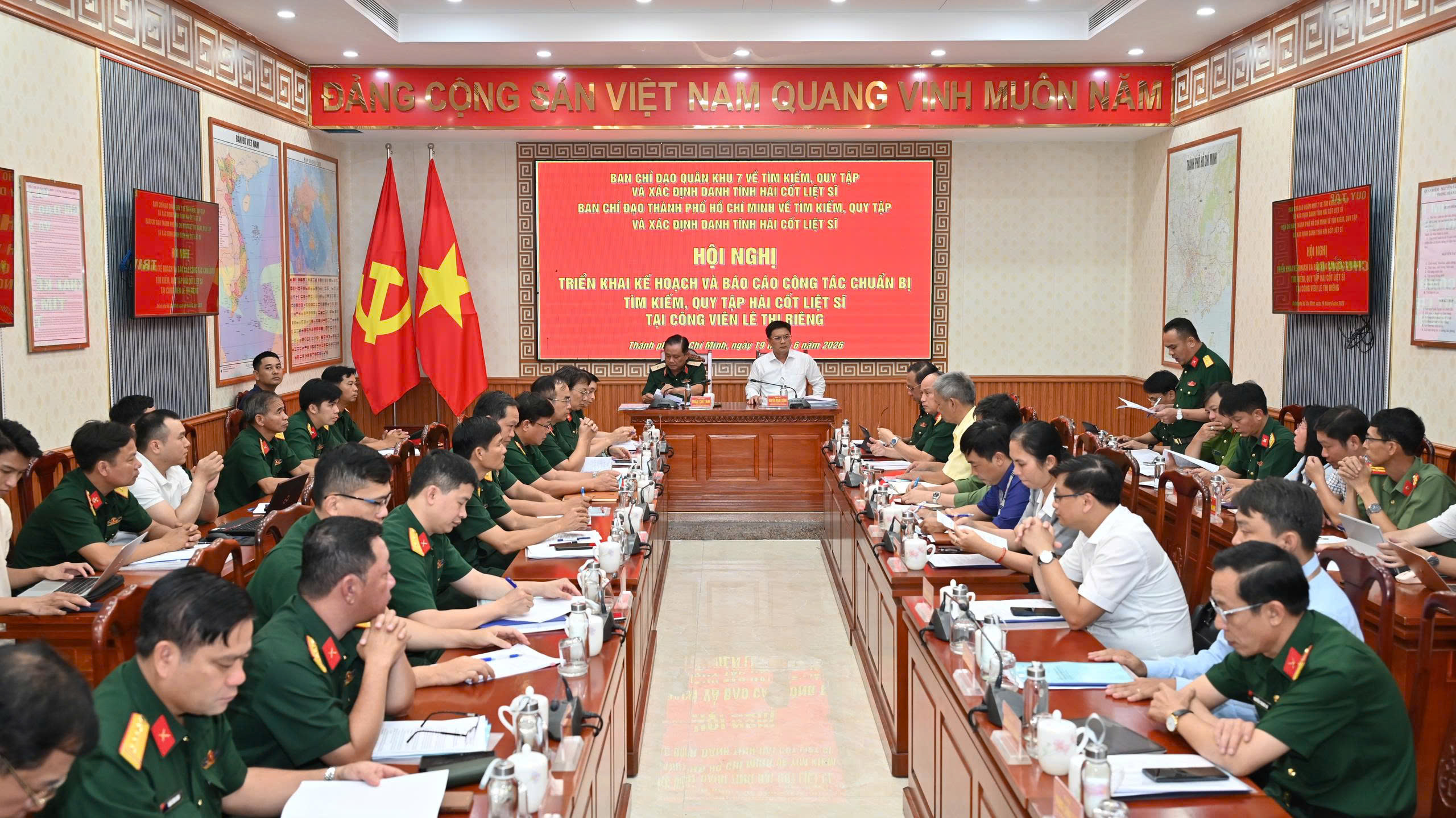 Cuối tháng 6, TP.HCM động thổ tìm mộ liệt sĩ tại công viên Lê Thị Riêng- Ảnh 1. Cuối tháng 6, TP.HCM động thổ tìm mộ liệt sĩ tại công viên Lê Thị Riêng- Ảnh 1.