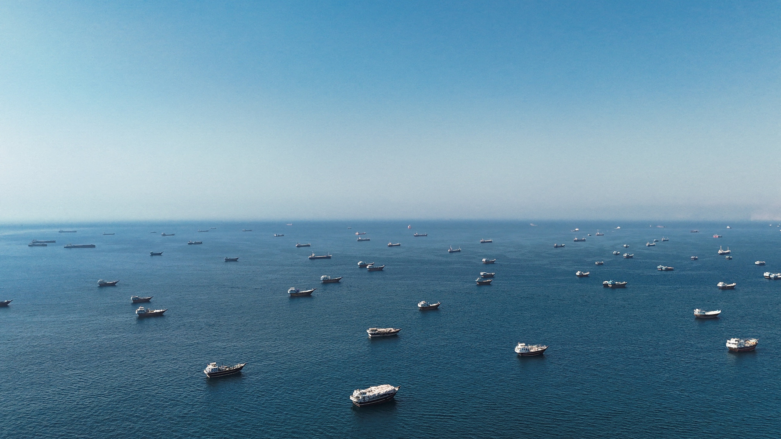 Tắc nghẽn ở eo biển Hormuz, ngành vận tải biển kêu gọi ban hành quy định - Ảnh 1.