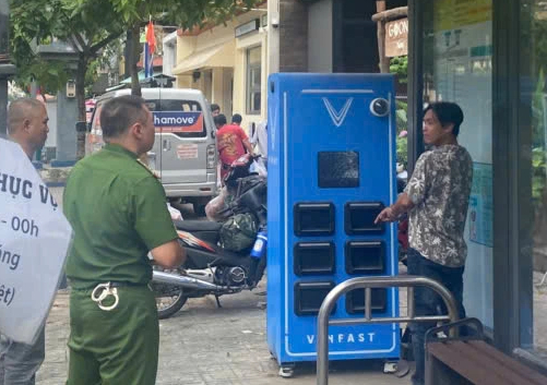 Đập phá 11 trạm đổi pin xe điện vì bức xúc chuyện đầu tư chứng khoán - Ảnh 1.