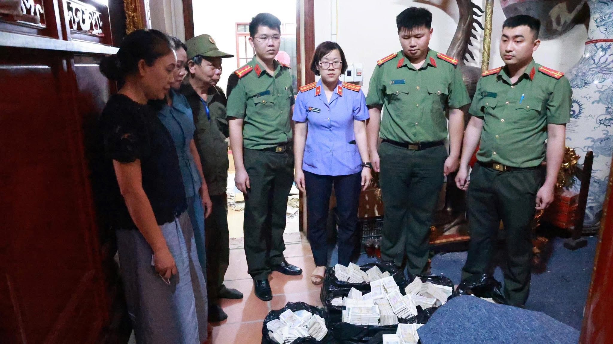 Quản lý đền Kỳ Cùng chỉ đạo cấp dưới rút ruột hàng tỉ đồng công đức- Ảnh 4.