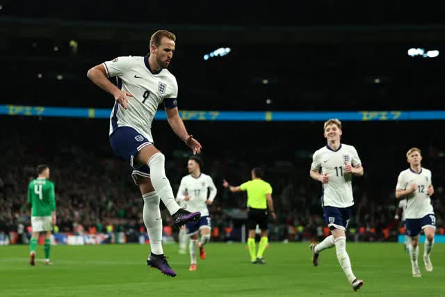 Harry Kane tiến gần đẳng cấp ghi bàn của Messi và Ronaldo, tiết lộ bí mật về HLV Tuchel…- Ảnh 1. Harry Kane tiến gần đẳng cấp ghi bàn của Messi và Ronaldo, tiết lộ bí mật về HLV Tuchel…- Ảnh 1.