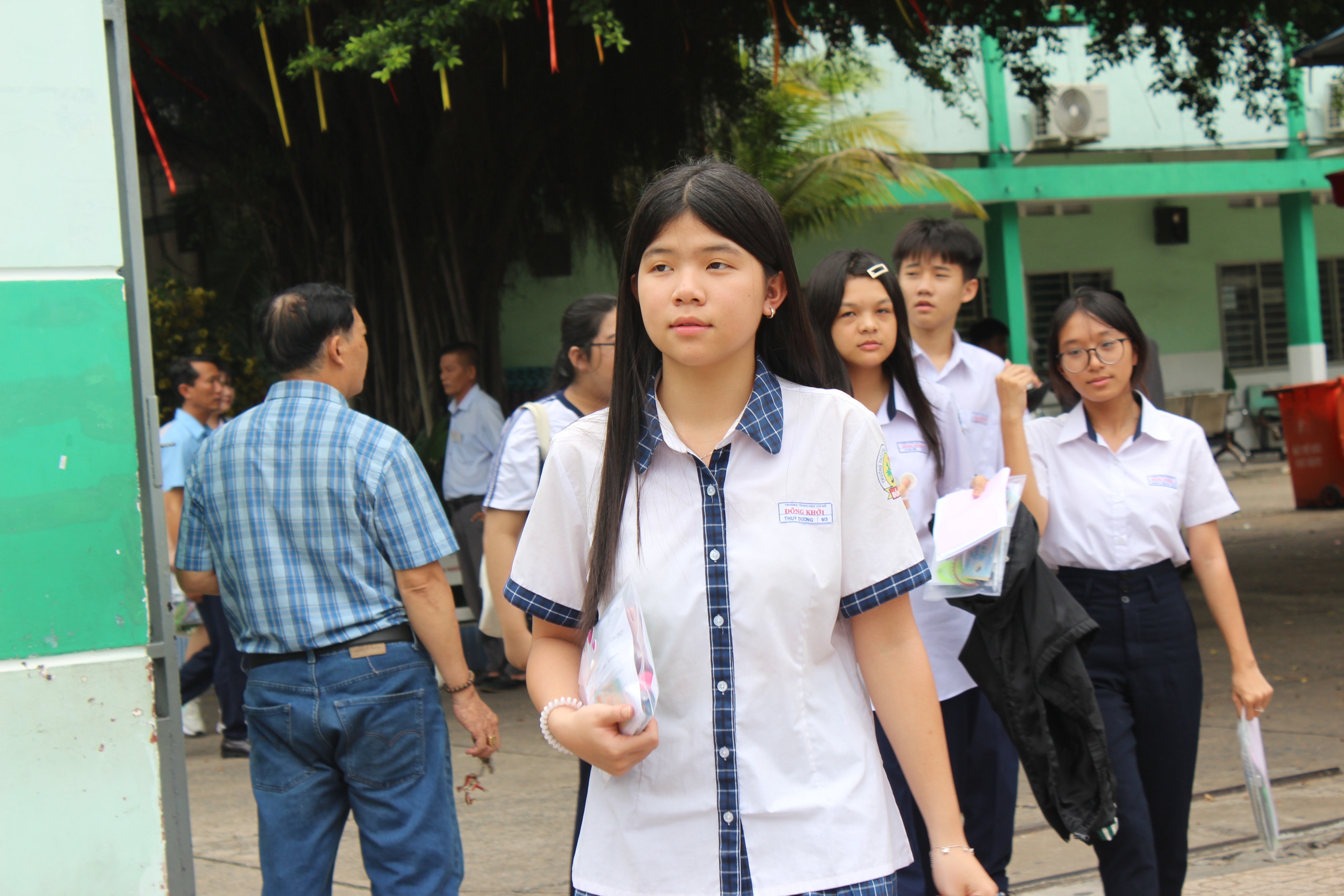 Đề toán thi lớp 10 TP.HCM 'rất dễ', 'dễ một cách ngạc nhiên'! - Ảnh 7.