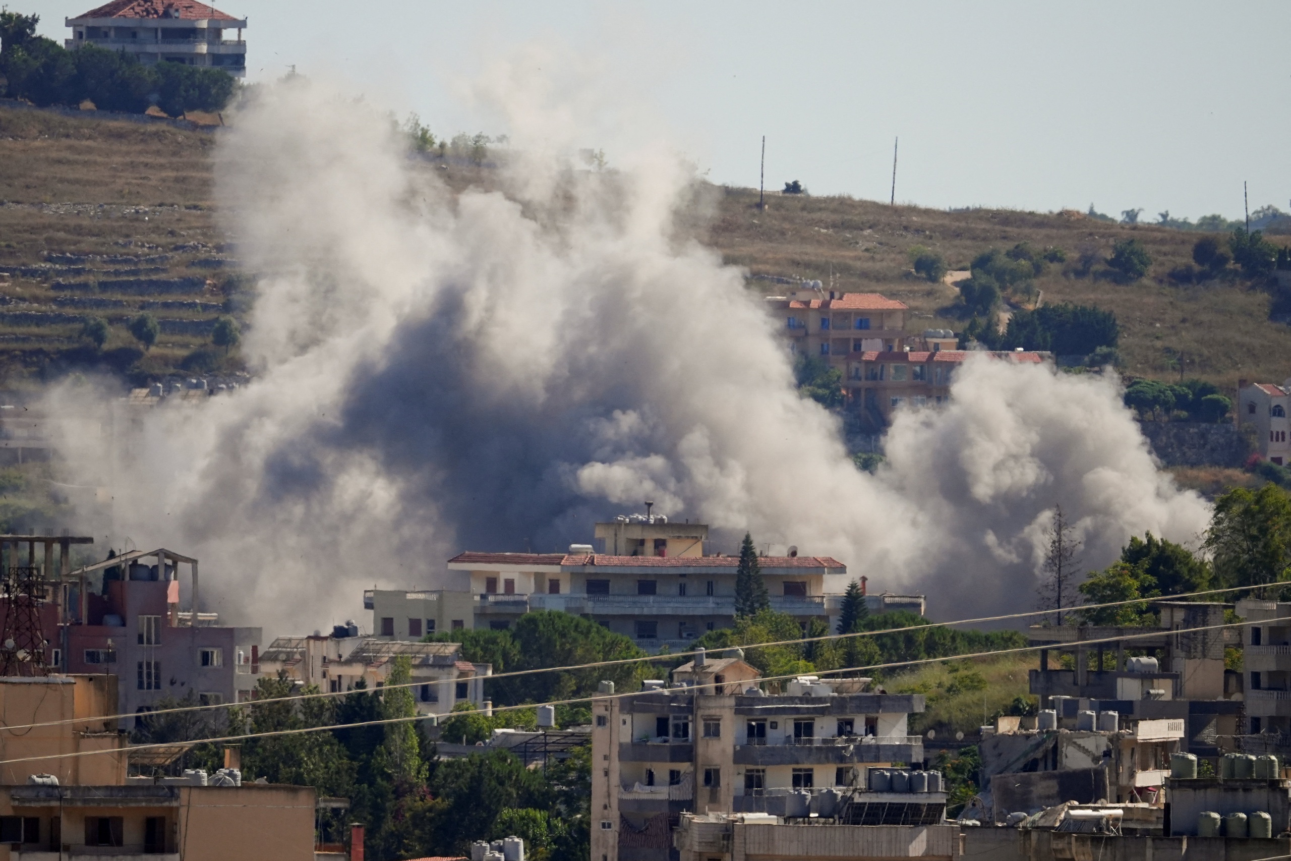 Israel và Hezbollah đạt thỏa thuận ngừng bắn sau khi giao tranh leo thang - Ảnh 1.