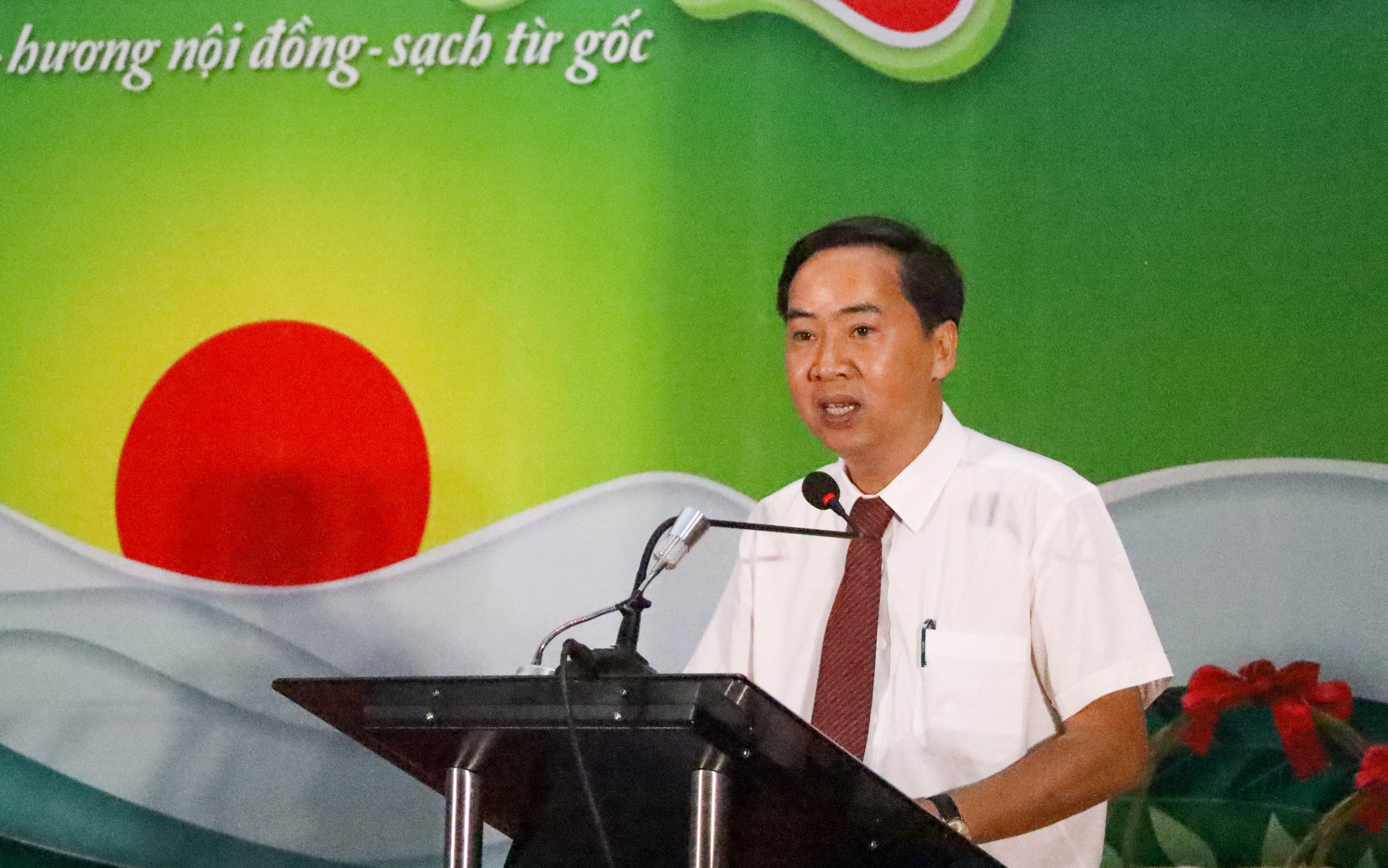 H&agrave;ng ng&agrave;n người đổ về phi&ecirc;n chợ qu&ecirc; H&ograve;a Vang 'săn' n&ocirc;ng sản sạch- Ảnh 3.