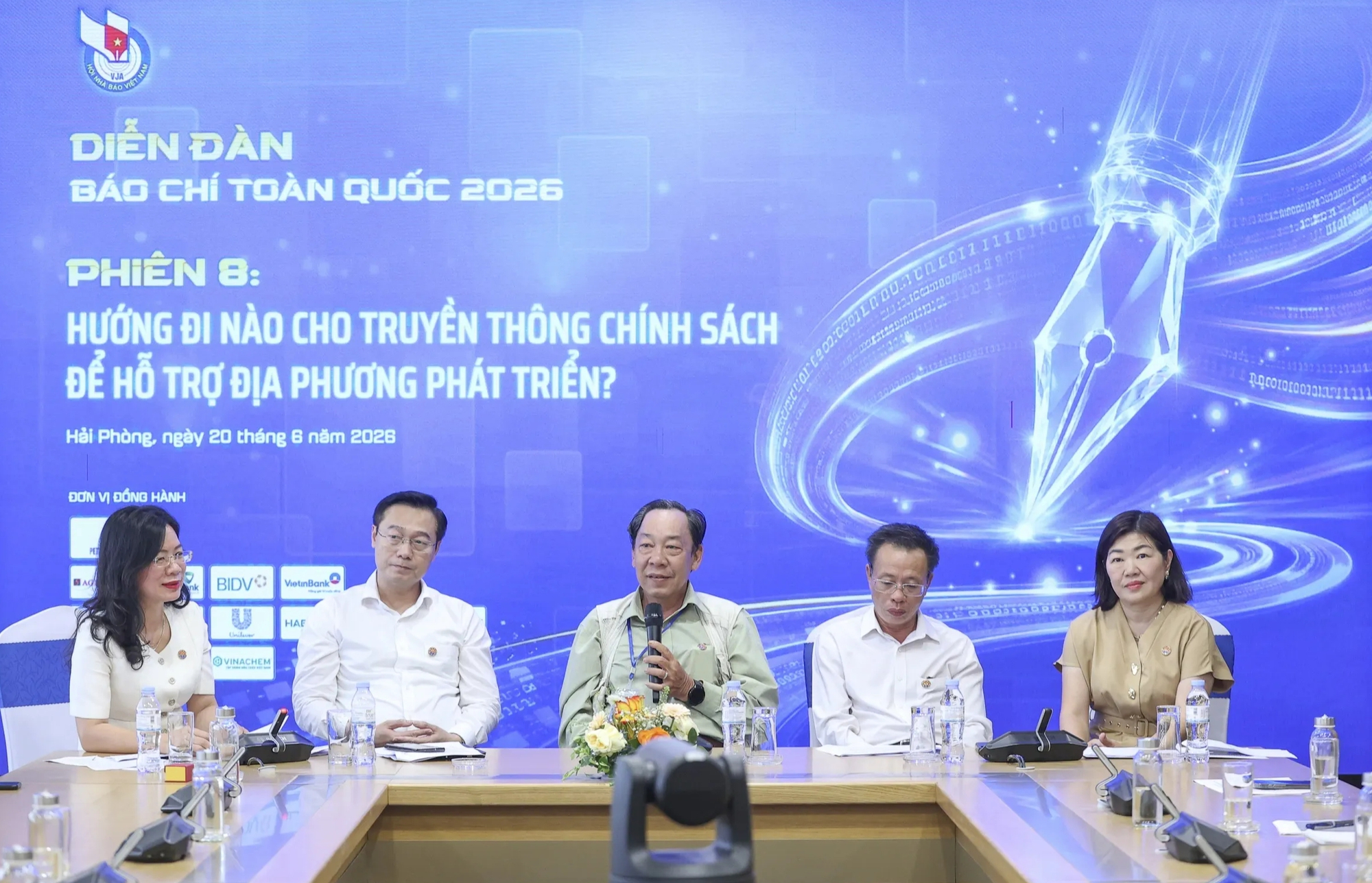 Báo chí cần đổi mới tư duy về truyền thông chính sách tại địa phương- Ảnh 1. Báo chí cần đổi mới tư duy về truyền thông chính sách tại địa phương- Ảnh 1.