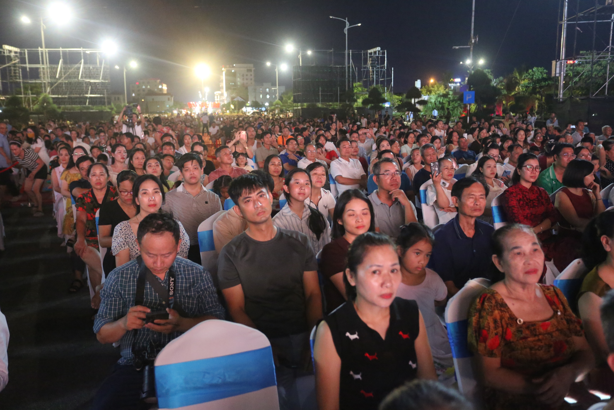 Đêm nhạc Trịnh Công Sơn gửi thông điệp hòa bình từ vùng đất lửa Quảng Trị- Ảnh 3. Đêm nhạc Trịnh Công Sơn gửi thông điệp hòa bình từ vùng đất lửa Quảng Trị- Ảnh 3.