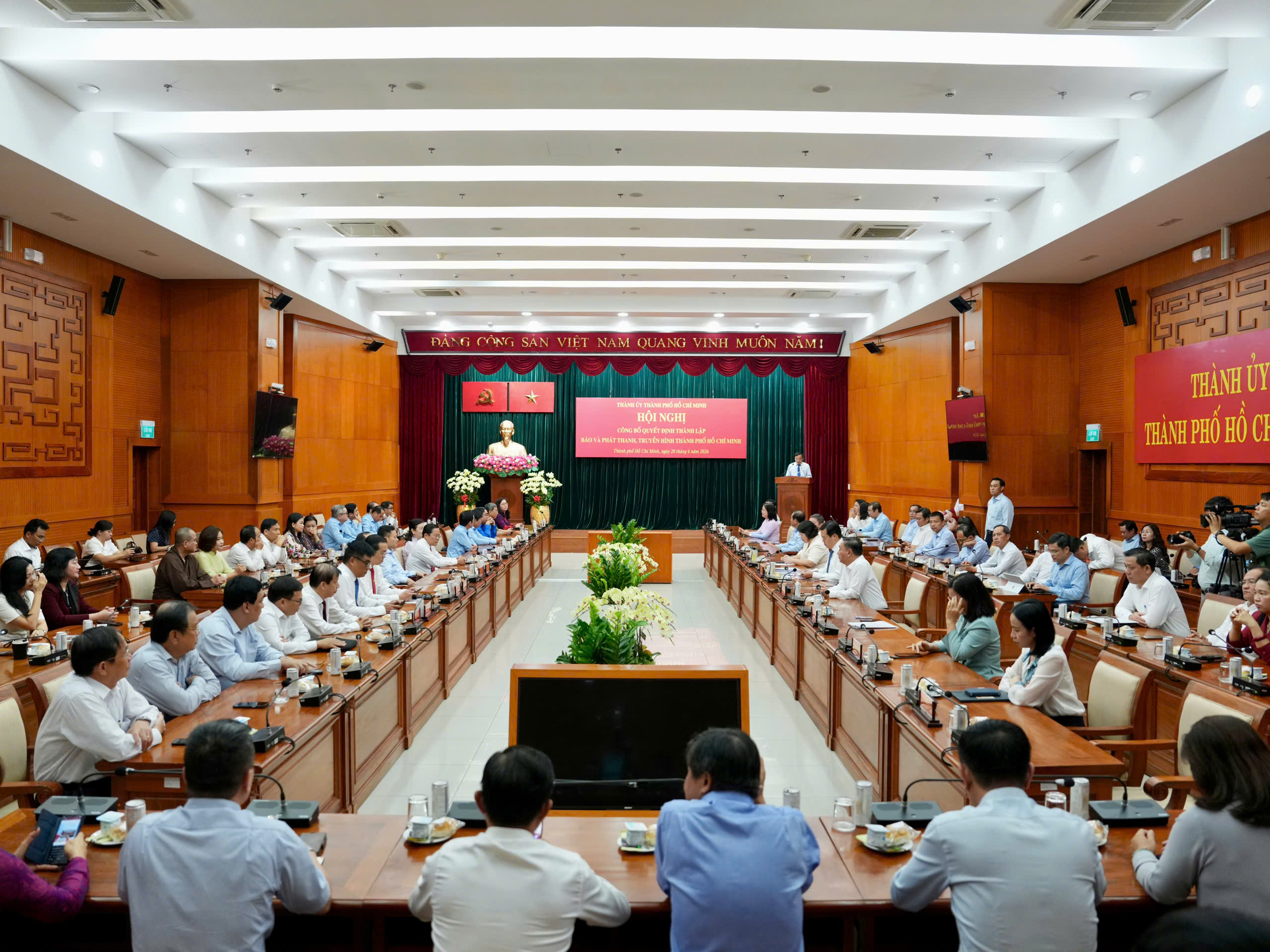  Đằng sau mỗi măng-sét là tâm huyết, thanh xuân người làm báo- Ảnh 1.