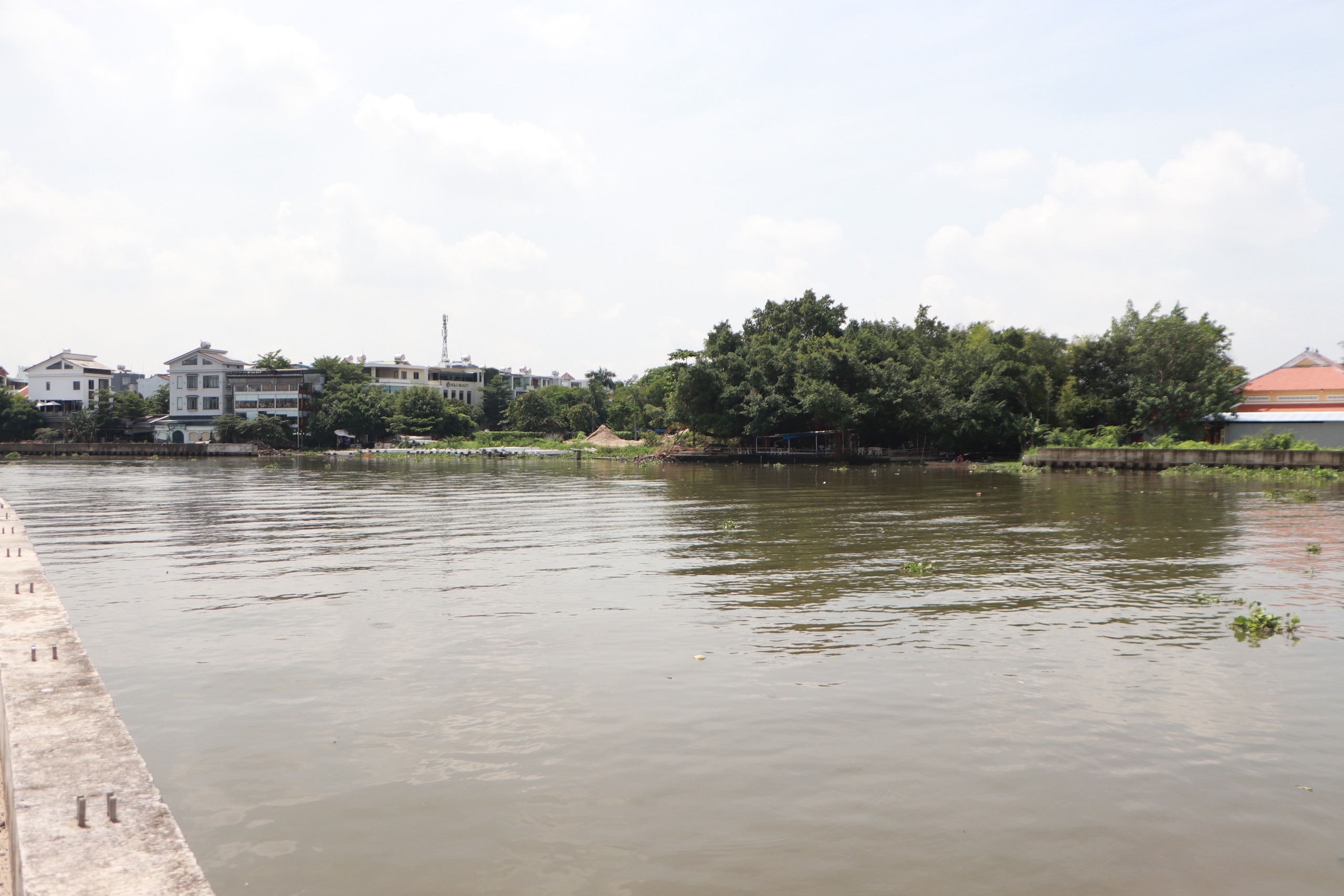 Từng là nơi heo hút ven sông, người dân mong ngóng gì về công trình  - Ảnh 4.