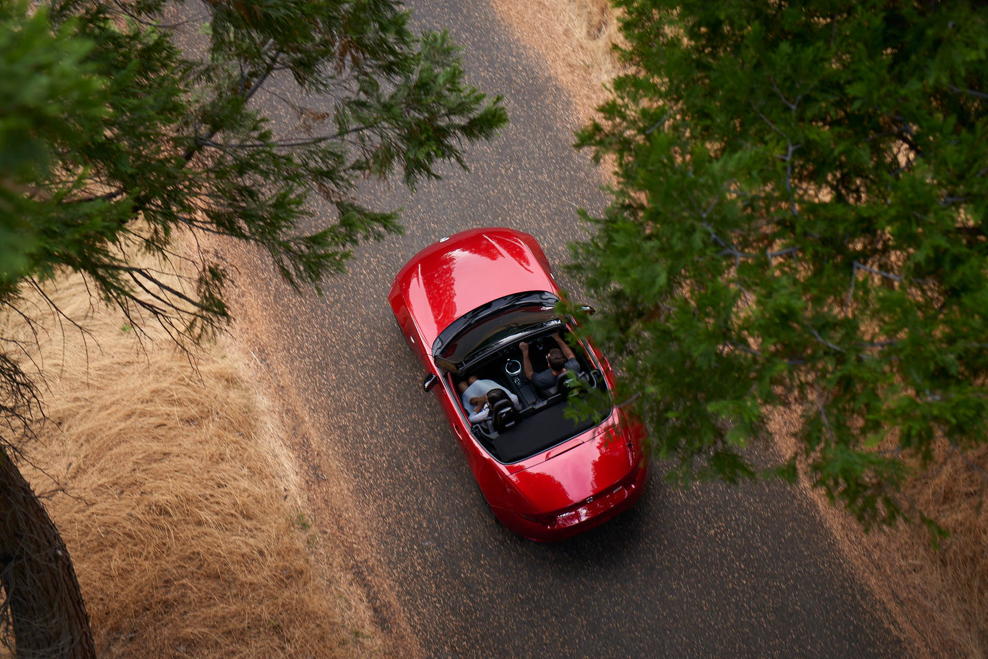 'Xe chơi' Mazda MX-5 Miata giá từ 1,3 tỉ đồng hút khách - Ảnh 4.