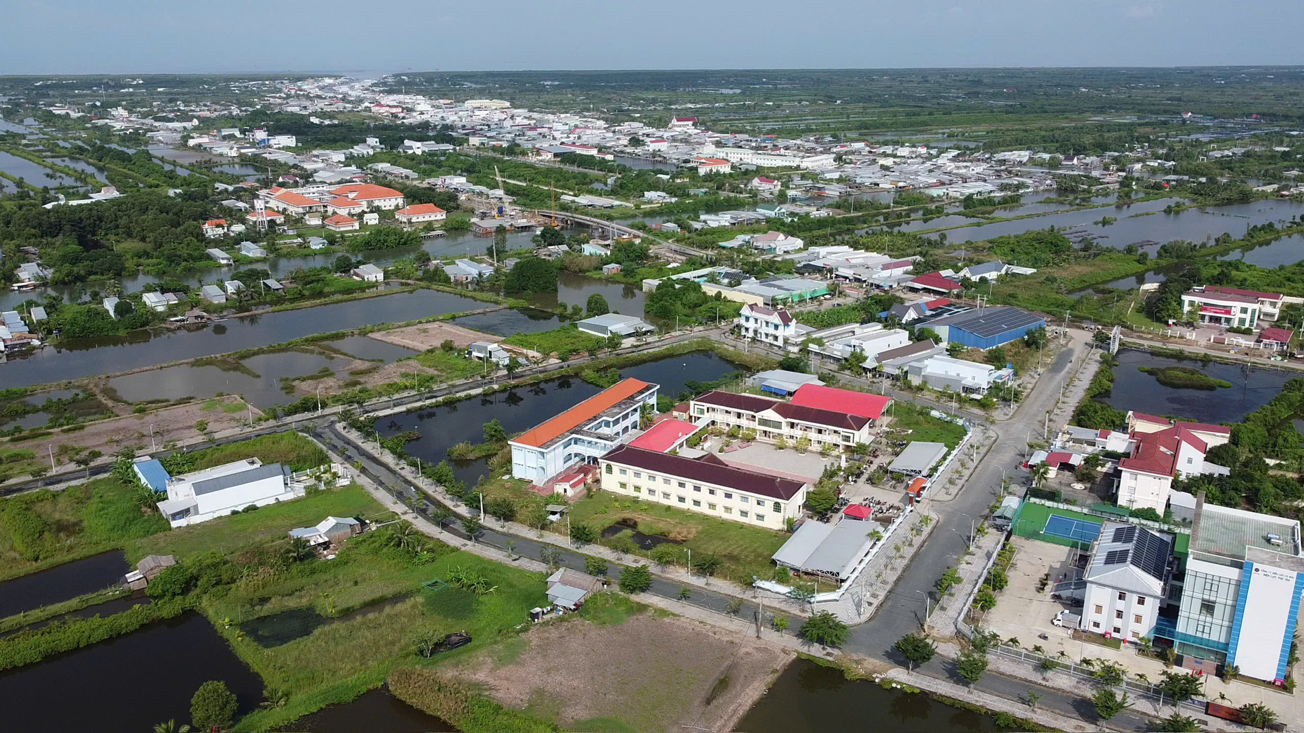 Cà Mau lập 13 phường: Đầu mối thủy sản Cái Đôi Vàm chiến lược kinh tế biển- Ảnh 1. Cà Mau lập 13 phường: Đầu mối thủy sản Cái Đôi Vàm chiến lược kinh tế biển- Ảnh 1.
