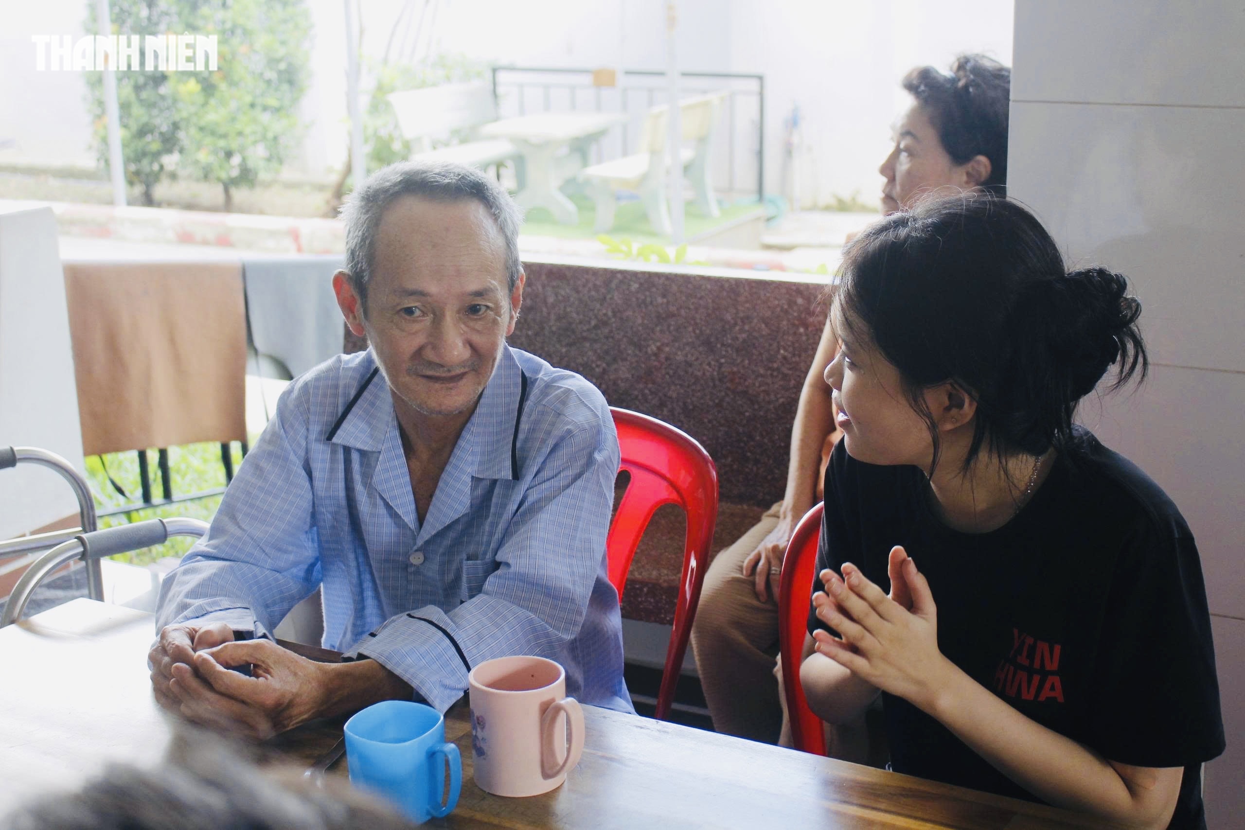 ‘Nhớ ghé thăm các cụ nha!’- Ảnh 10. ‘Nhớ ghé thăm các cụ nha!’- Ảnh 10.