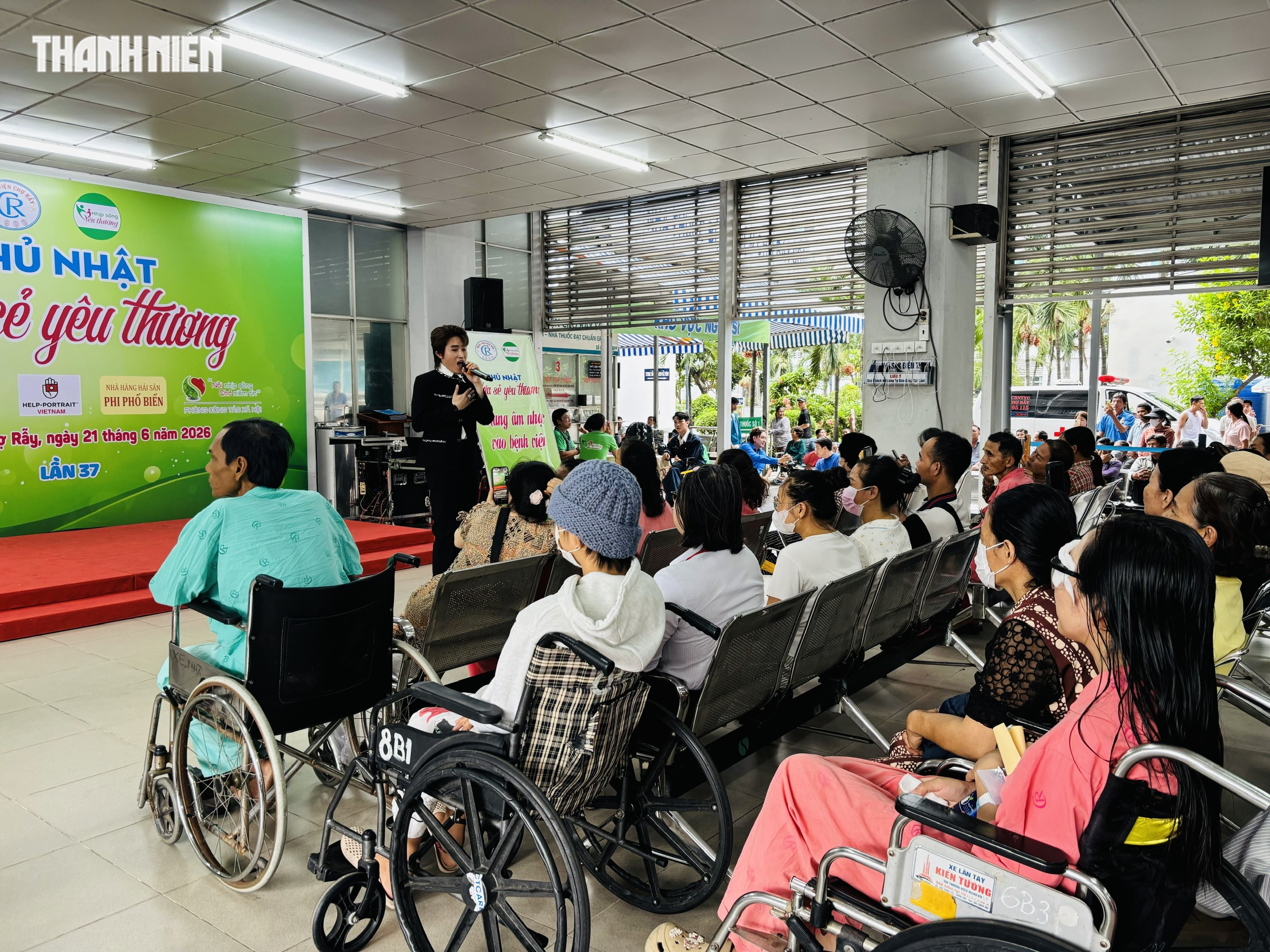 Ng&agrave;y cuối tuần đặc biệt của bệnh nh&acirc;n Bệnh viện Chợ Rẫy: &lsquo;Vui qu&aacute; x&aacute; l&agrave; vui'   - Ảnh 1.