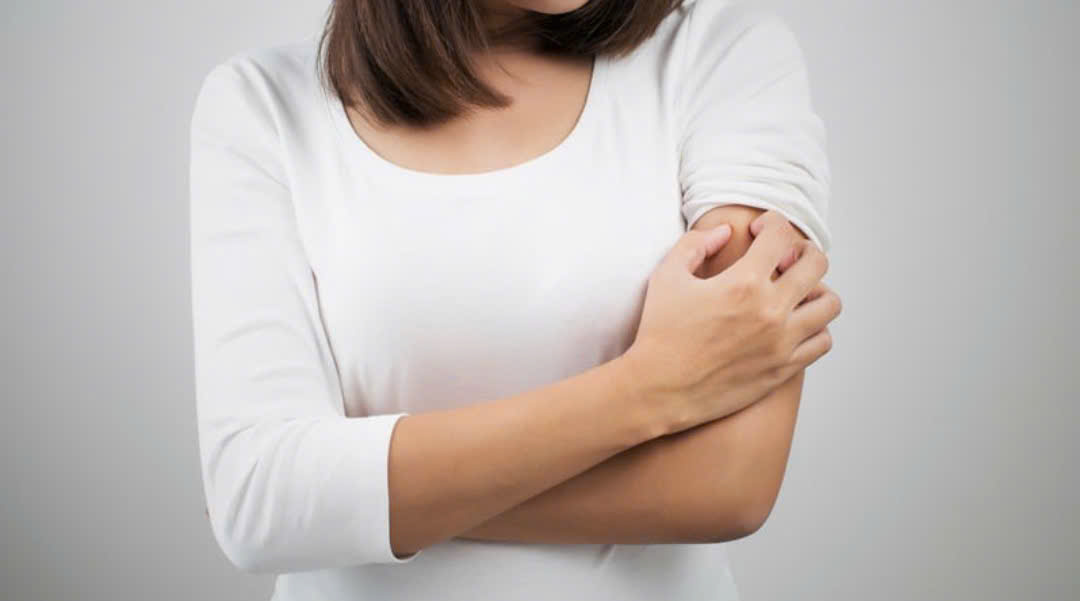Ngứa kéo dài, có thể do gan - Ảnh 1.