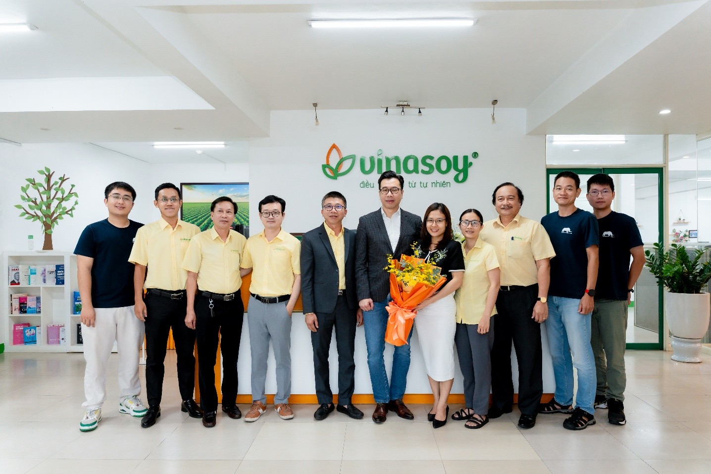 Vinasoy hợp tác cùng Renova Cloud Việt Nam, tiên phong ứng dụng AI chấm hình trưng bày - Ảnh 1.
