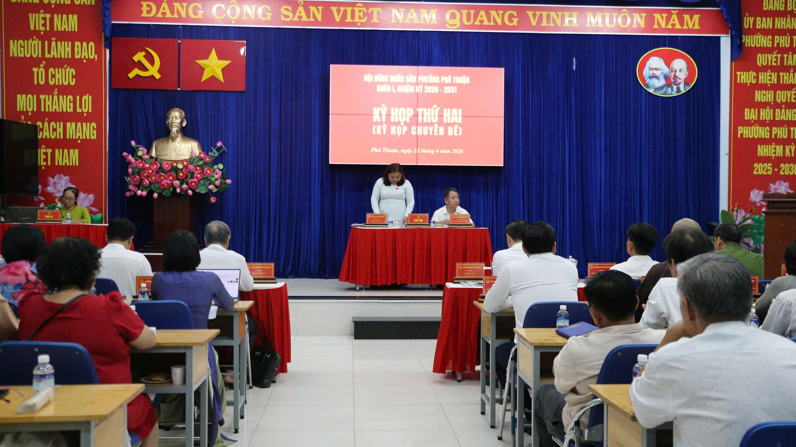 TP.HCM: HĐND phường Phú Thuận thông qua đề án sắp xếp khu phố - Ảnh 1.