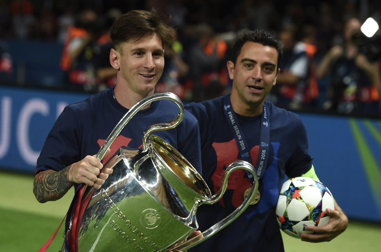 Xavi: 'Messi l&agrave; v&ocirc; song, gần như kh&ocirc;ng phải con người'- Ảnh 1.
