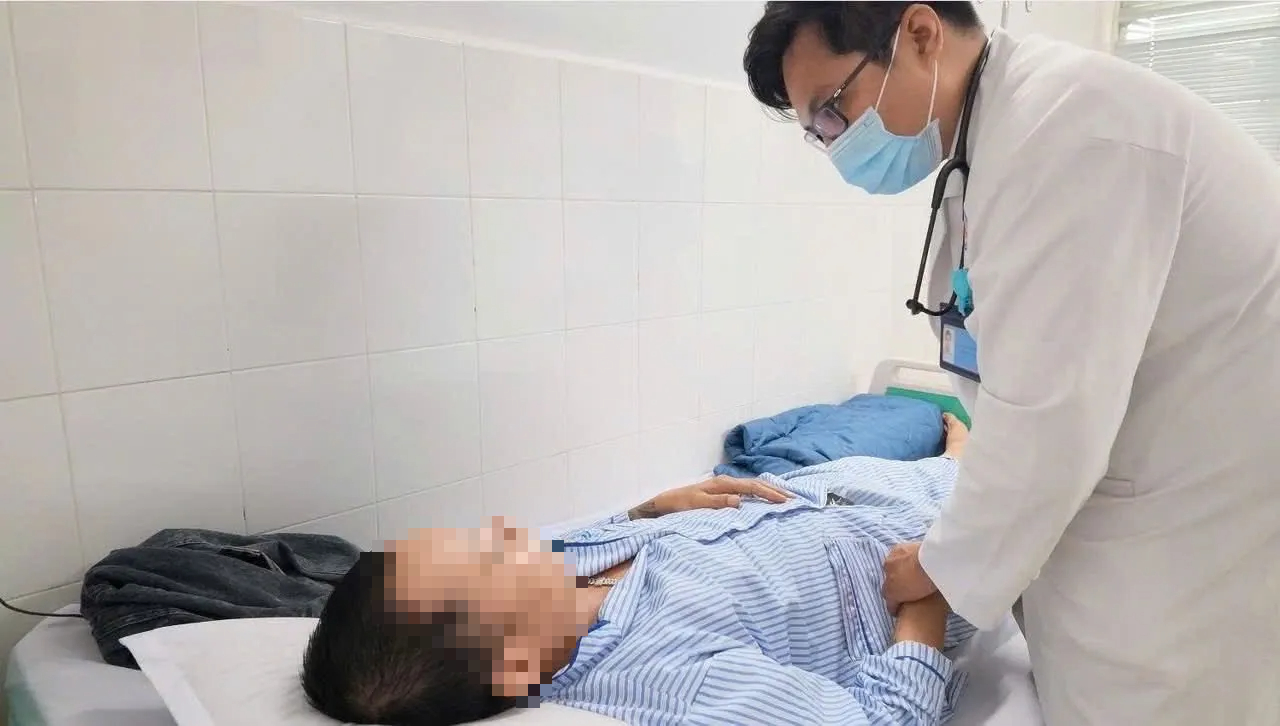 15 công nhân ở Tây Ninh nhập viện ở TP.HCM vì nhiễm độc chì - Ảnh 1.