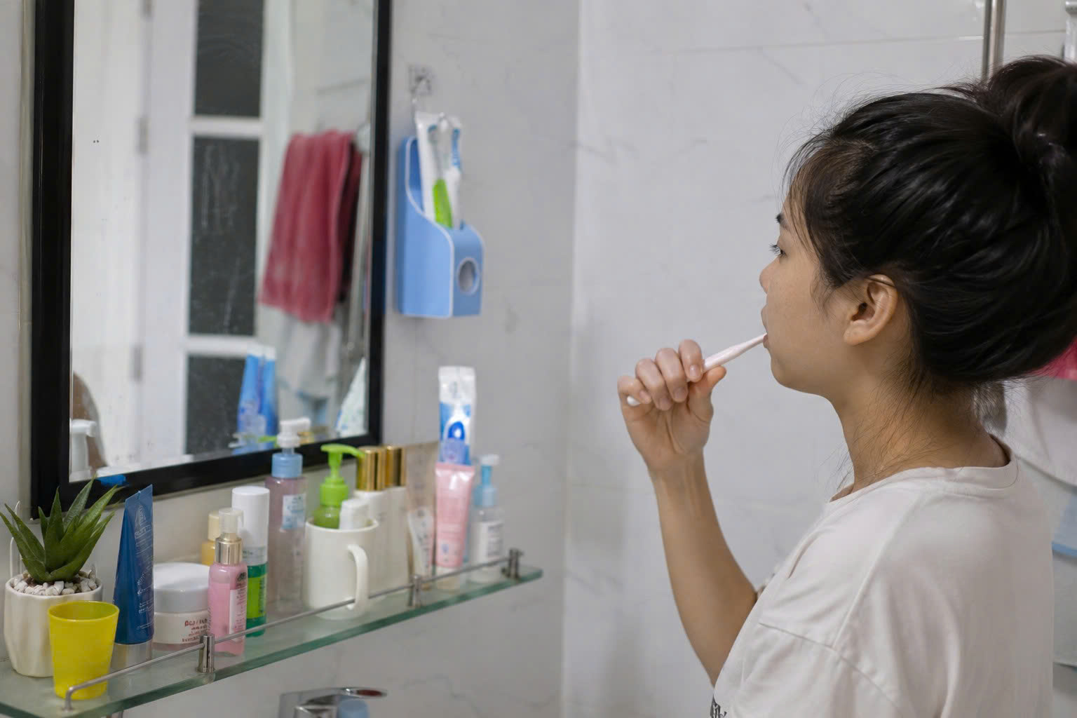 Nha sĩ cảnh báo: Đừng làm 4 điều này khi đánh răng - Ảnh 1.