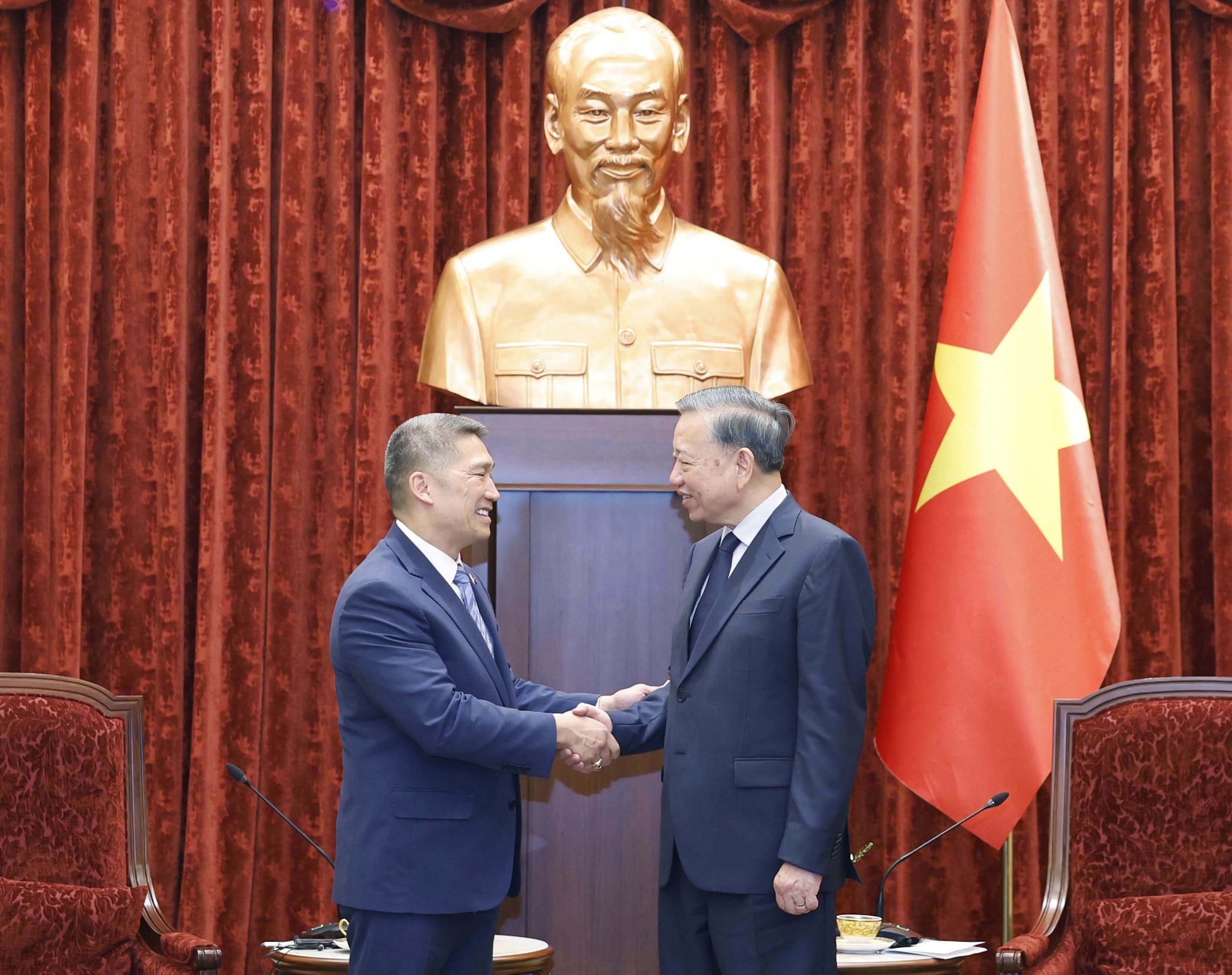 Tổng Bí thư, Chủ tịch nước Tô Lâm tiếp Quyền Bộ trưởng Hải quân Mỹ Hùng Cao- Ảnh 1. Tổng Bí thư, Chủ tịch nước Tô Lâm tiếp Quyền Bộ trưởng Hải quân Mỹ Hùng Cao- Ảnh 1.