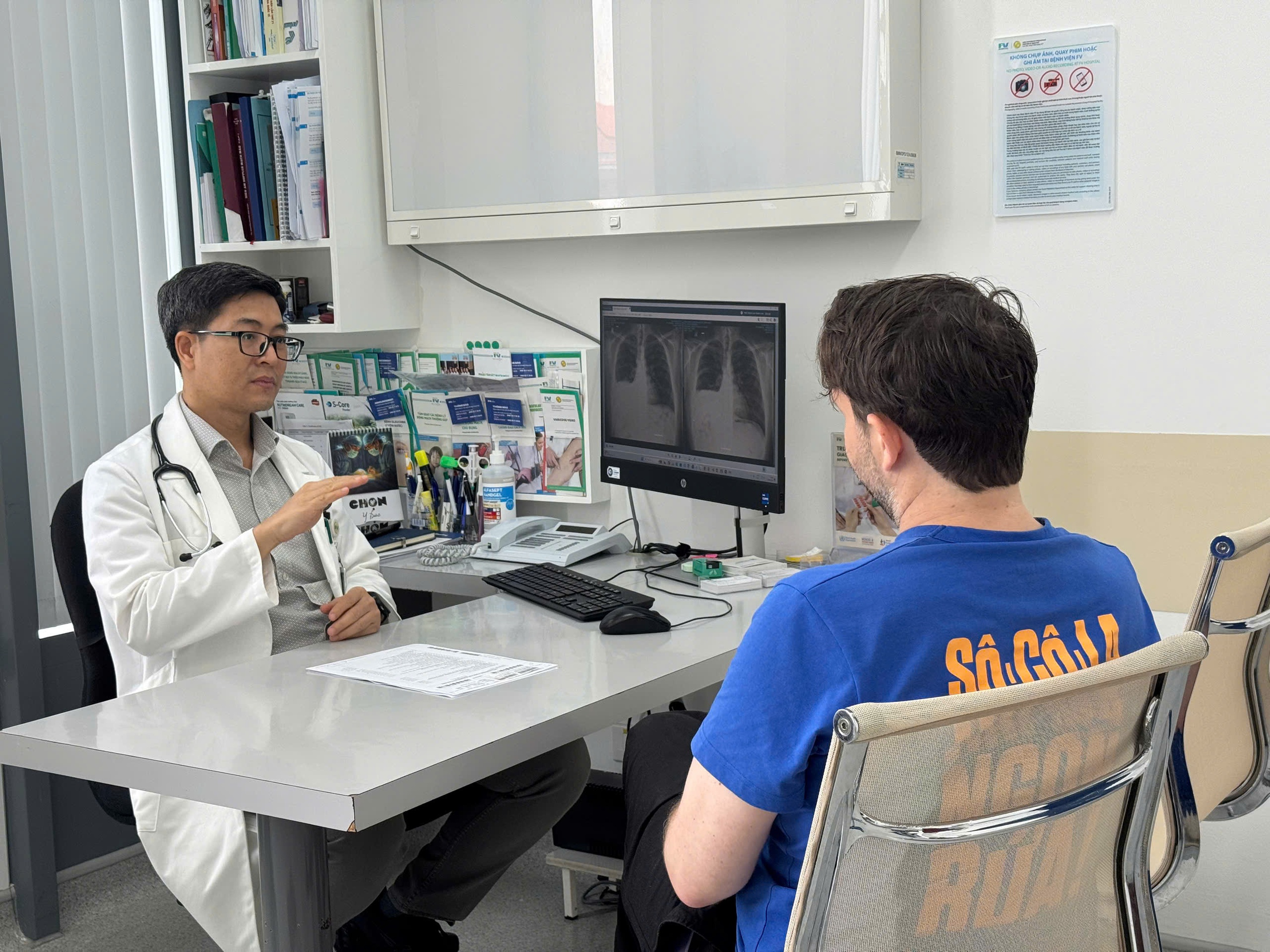 Bệnh nhân Mỹ sau ca phẫu thuật robot: ‘Biết vậy tôi mổ sớm hơn’ - Ảnh 1.