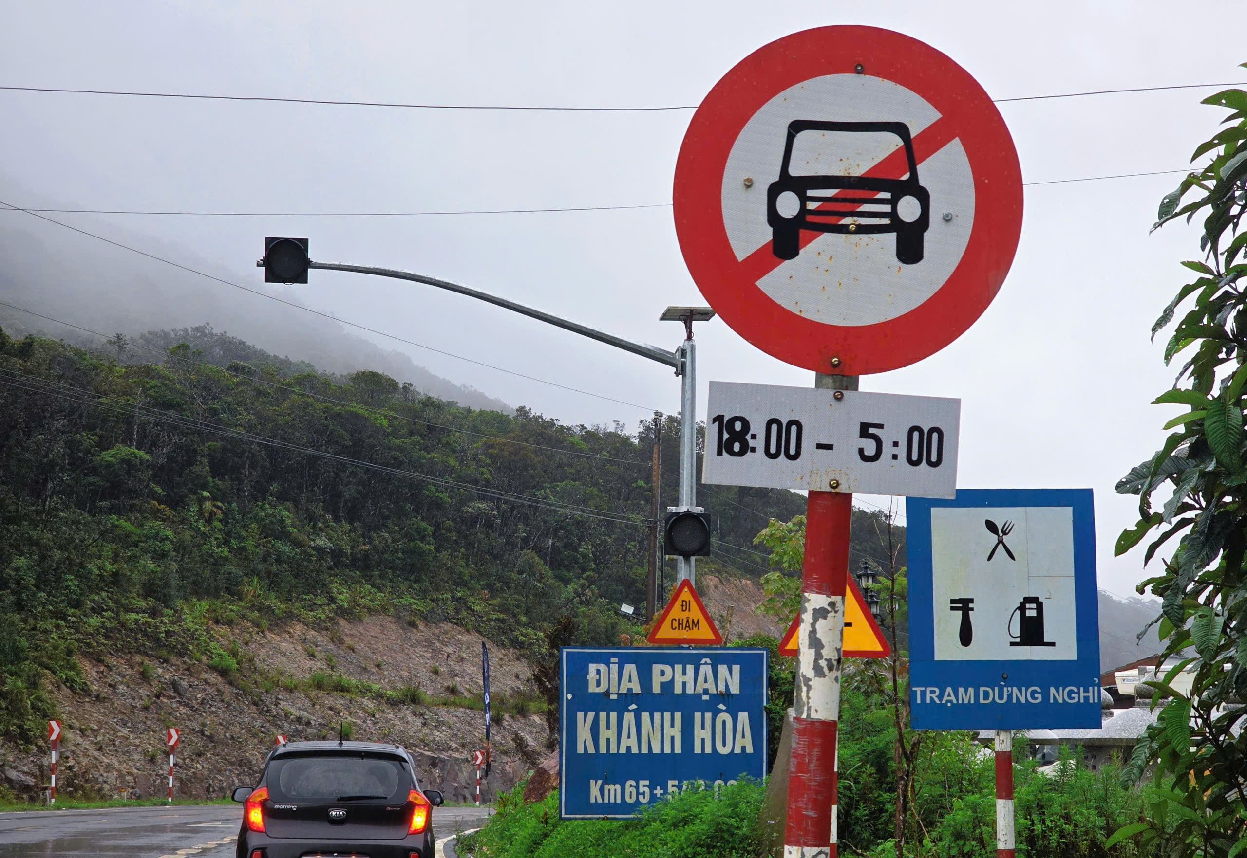Khẩn trương khắc phục đ&egrave;o Kh&aacute;nh L&ecirc; tr&ecirc;n tuyến Nha Trang - Đ&agrave; Lạt- Ảnh 2.