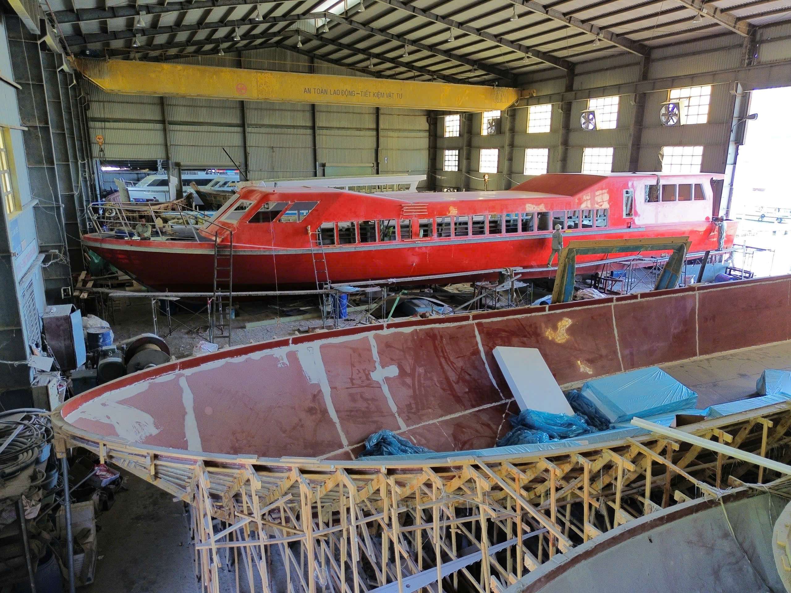 UNINSHIP - 4 thập kỷ định hình ngành đóng tàu composite Việt Nam- Ảnh 1. UNINSHIP - 4 thập kỷ định hình ngành đóng tàu composite Việt Nam- Ảnh 1.
