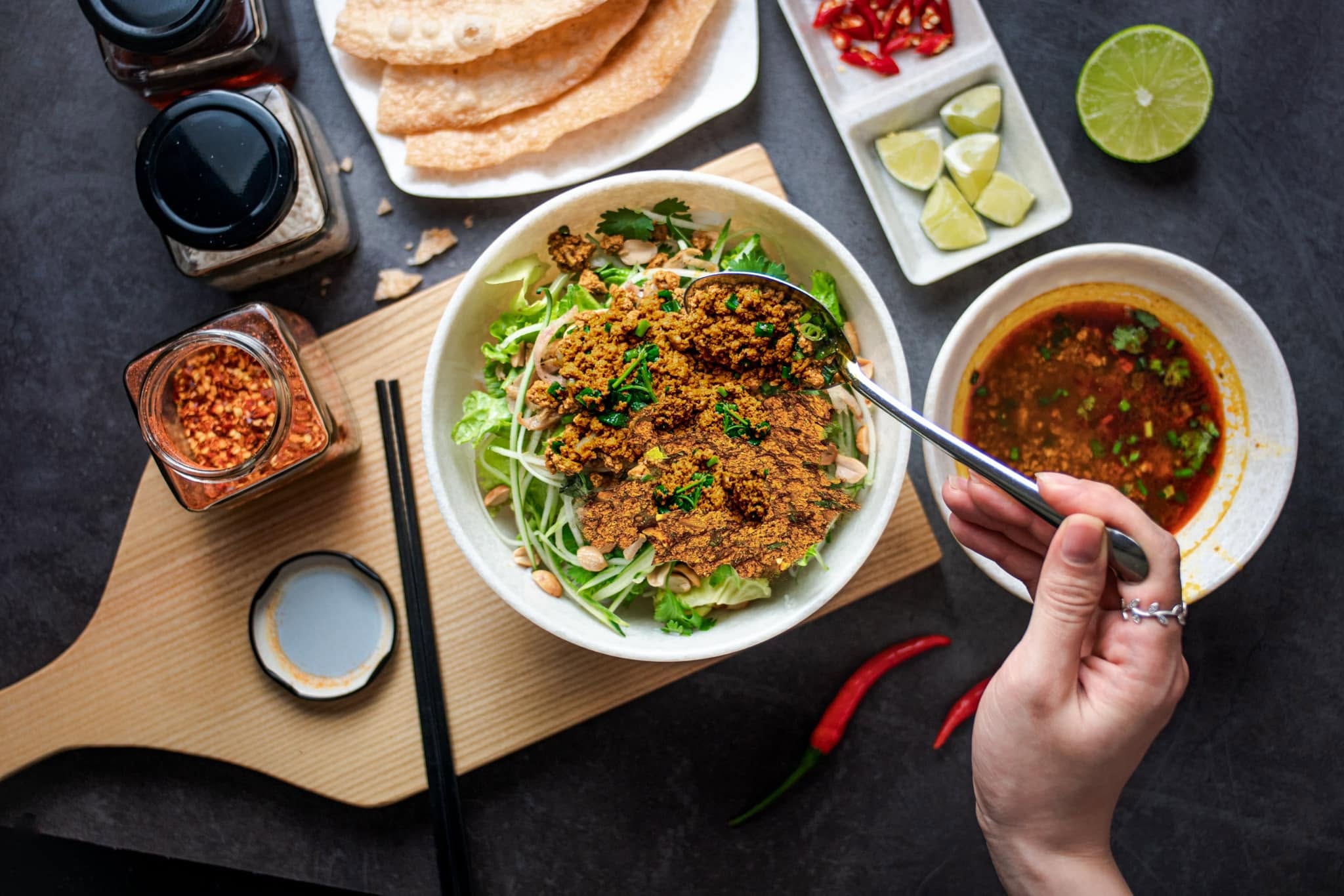 B&uacute;n rạm Ph&ugrave; Mỹ nức tiếng đến TP.HCM: 3 lần đổi mặt bằng, kh&aacute;ch 'ruột' vẫn theo - Ảnh 9.