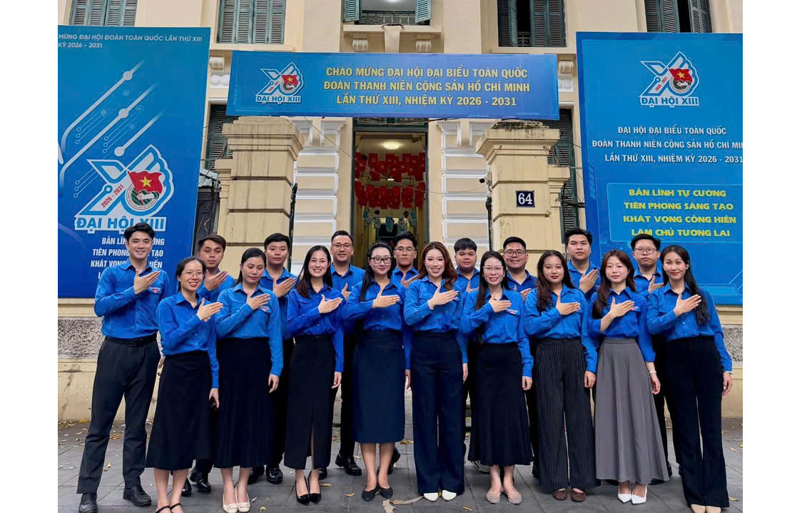 Hà Nội rực sắc xanh tuổi trẻ hướng về Đại hội Đoàn toàn quốc- Ảnh 1. Hà Nội rực sắc xanh tuổi trẻ hướng về Đại hội Đoàn toàn quốc- Ảnh 1.