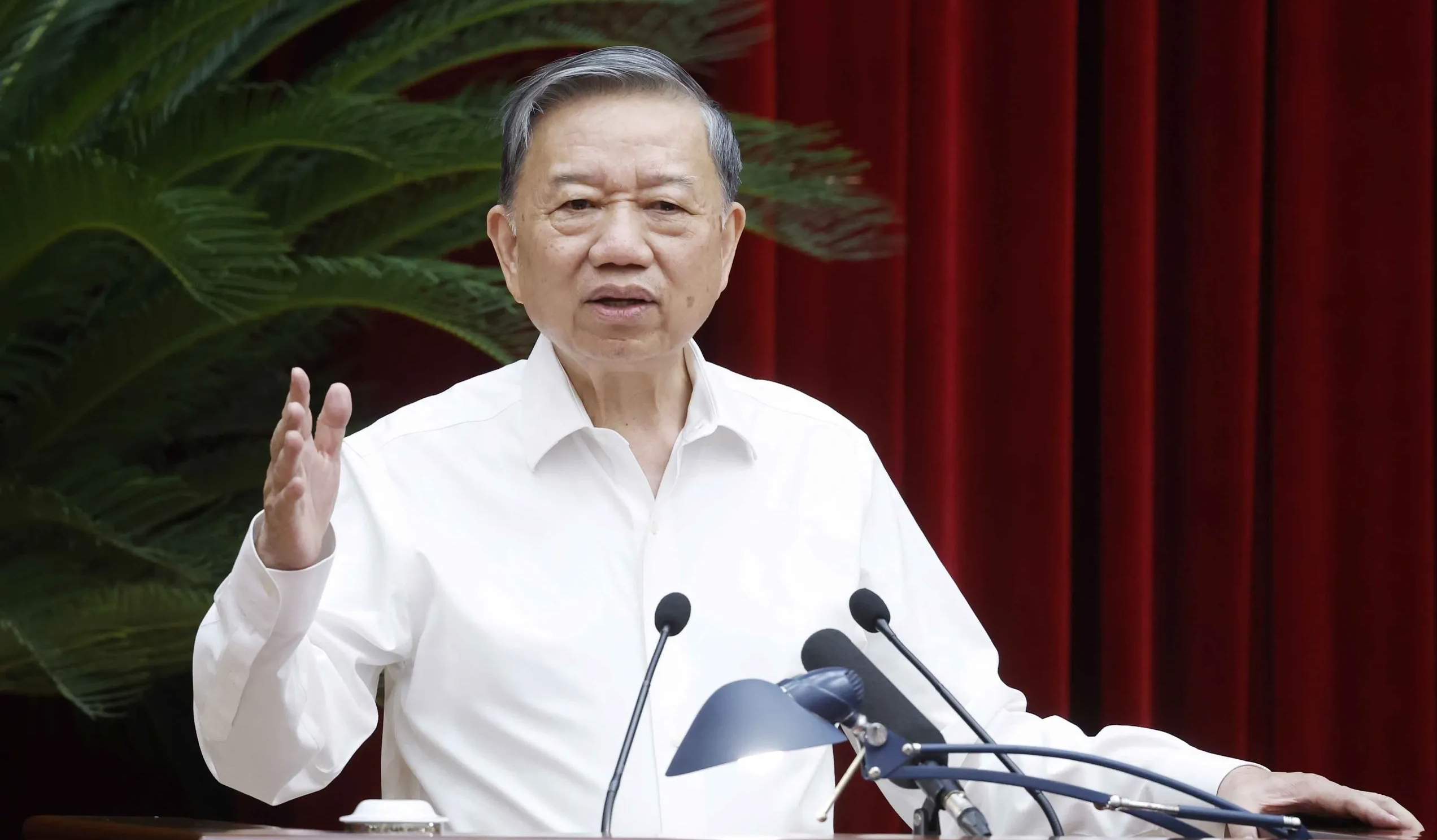 Tổng Bí thư, Chủ tịch nước: Gắn sử dụng với bảo vệ và sàng lọc cán bộ - Ảnh 1.