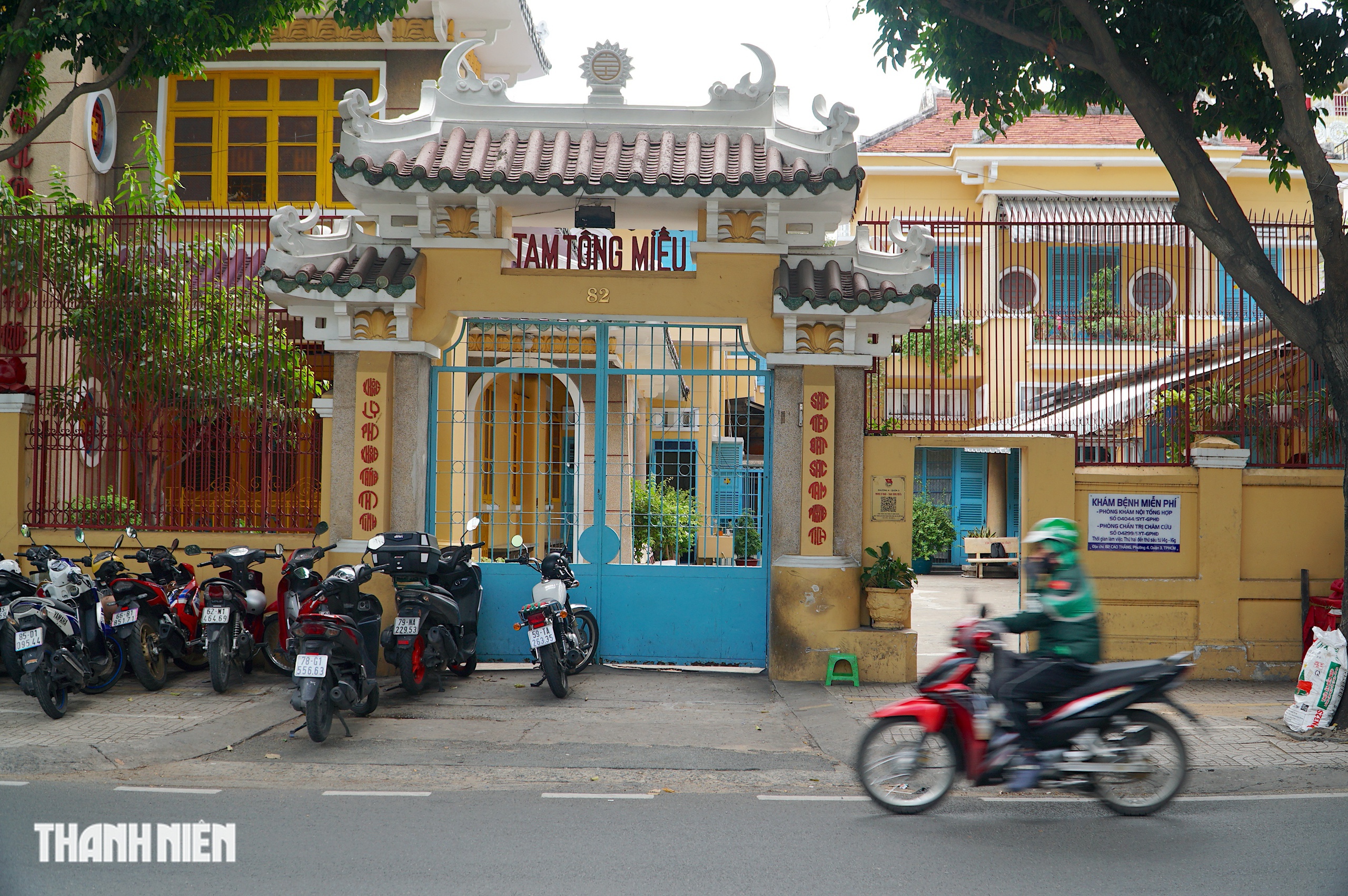 Ngôi chùa ở trung tâm TP.HCM không có tượng Phật, chỉ thờ bài vị - Ảnh 1.