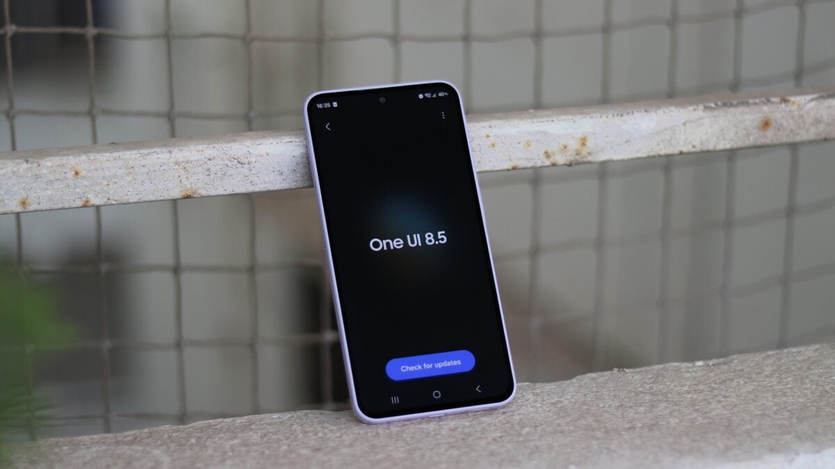 Điện thoại tầm trung Galaxy A24 bất ngờ nhận được One UI 8.5 - Ảnh 1.