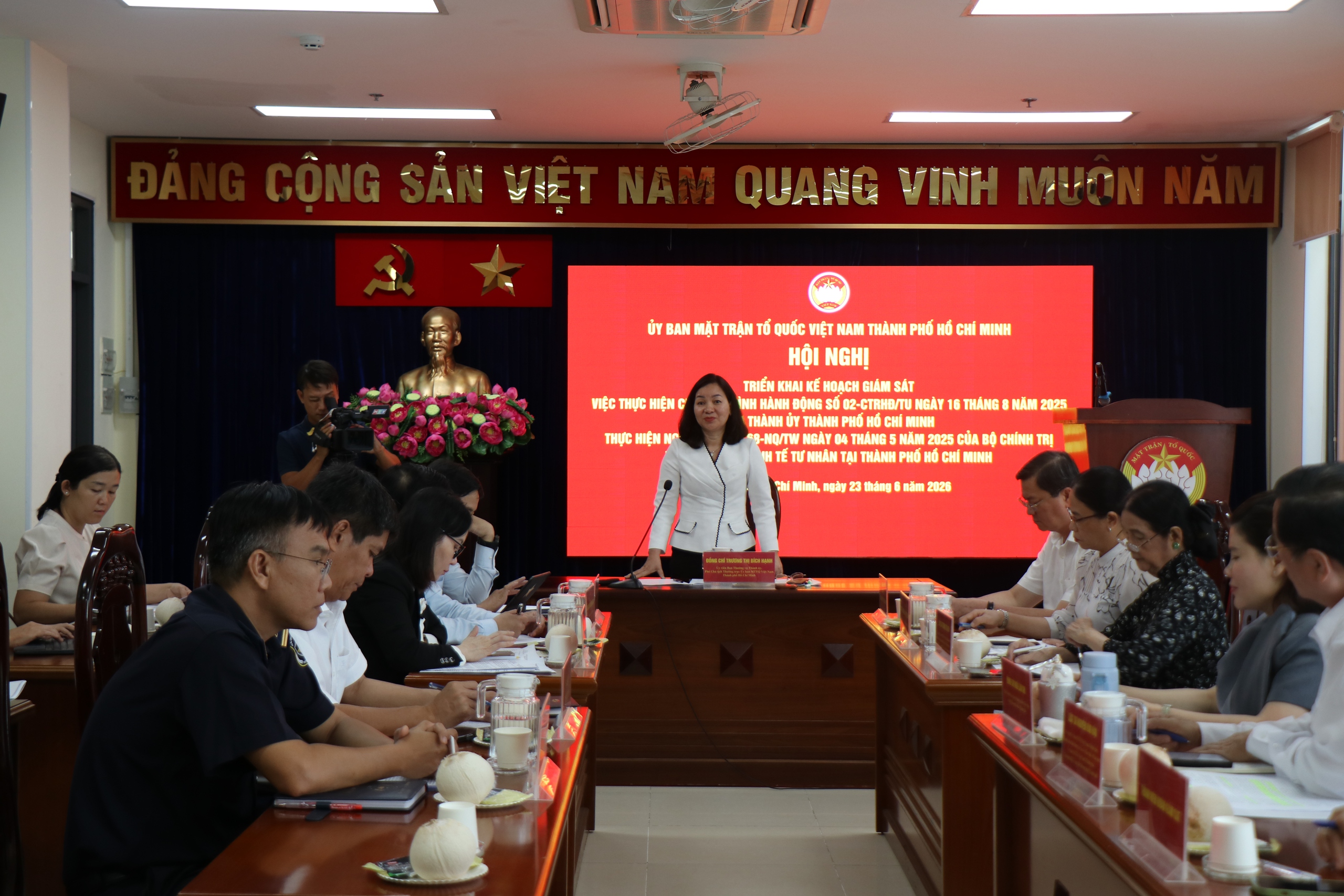 TP.HCM giám sát việc thực hiện chính sách phát triển kinh tế tư nhân - Ảnh 2.