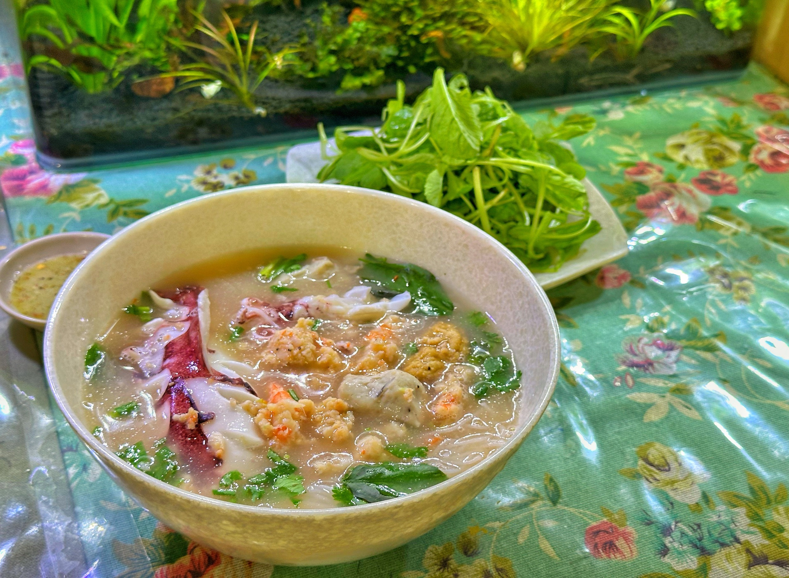 B&uacute;n rạm Ph&ugrave; Mỹ nức tiếng đến TP.HCM: 3 lần đổi mặt bằng, kh&aacute;ch 'ruột' vẫn theo - Ảnh 8.