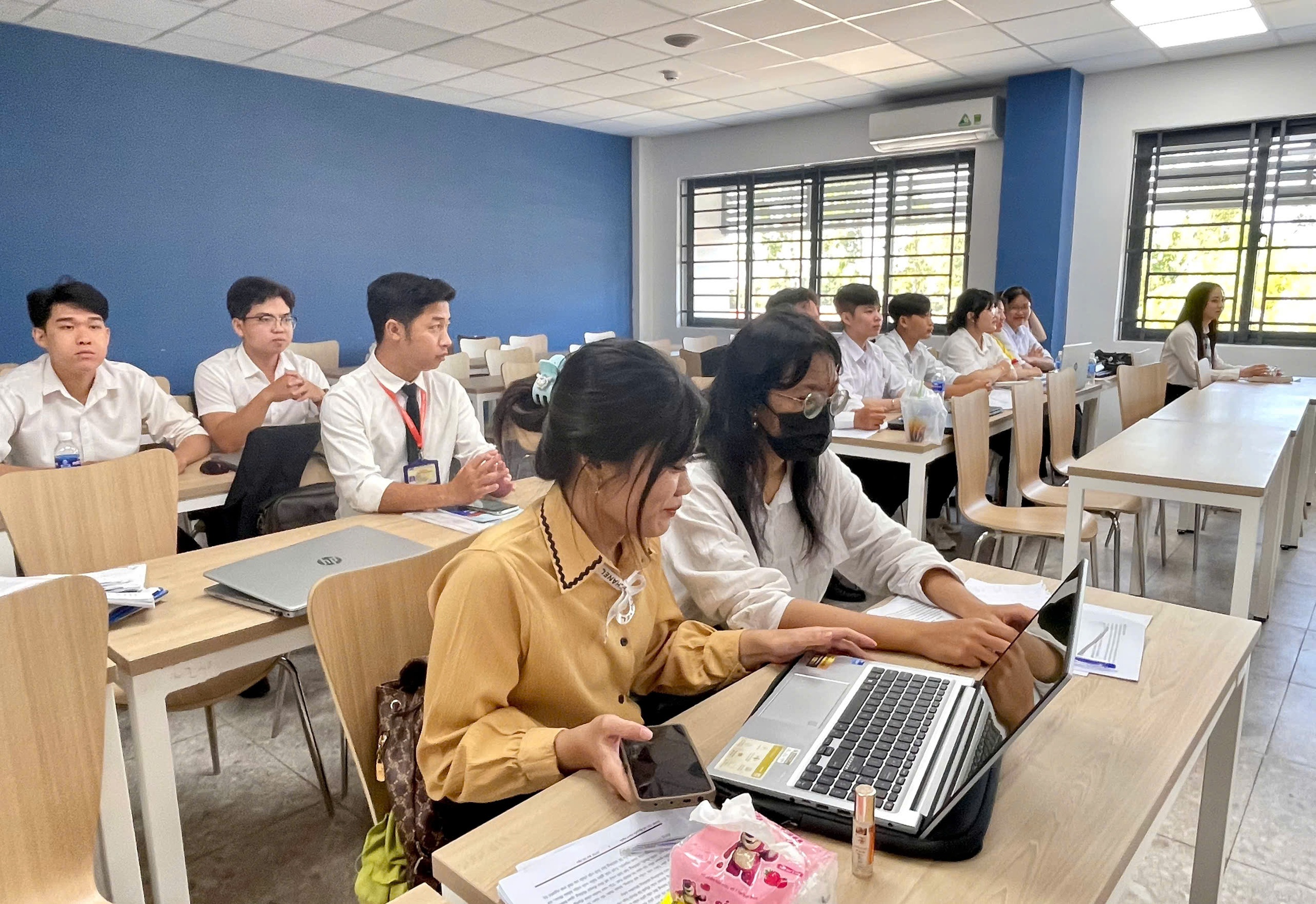 Để Việt Nam xây dựng trường ĐH tư thục đẳng cấp - Ảnh 2.