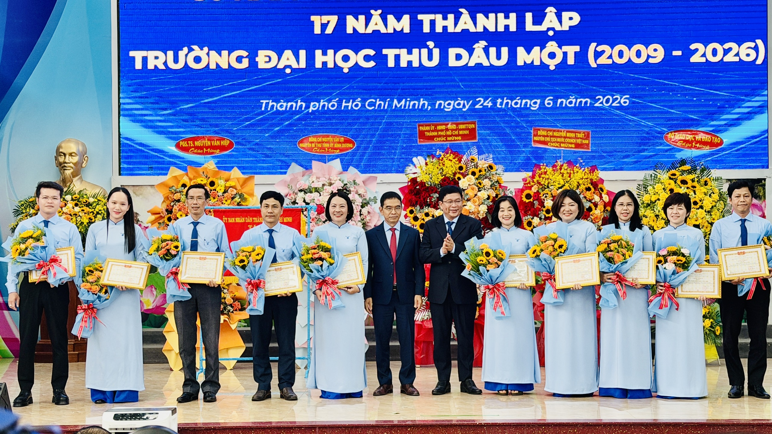 Lịch sử 50 năm truyền thống Trường đại học Thủ Dầu Một - Ảnh 1.