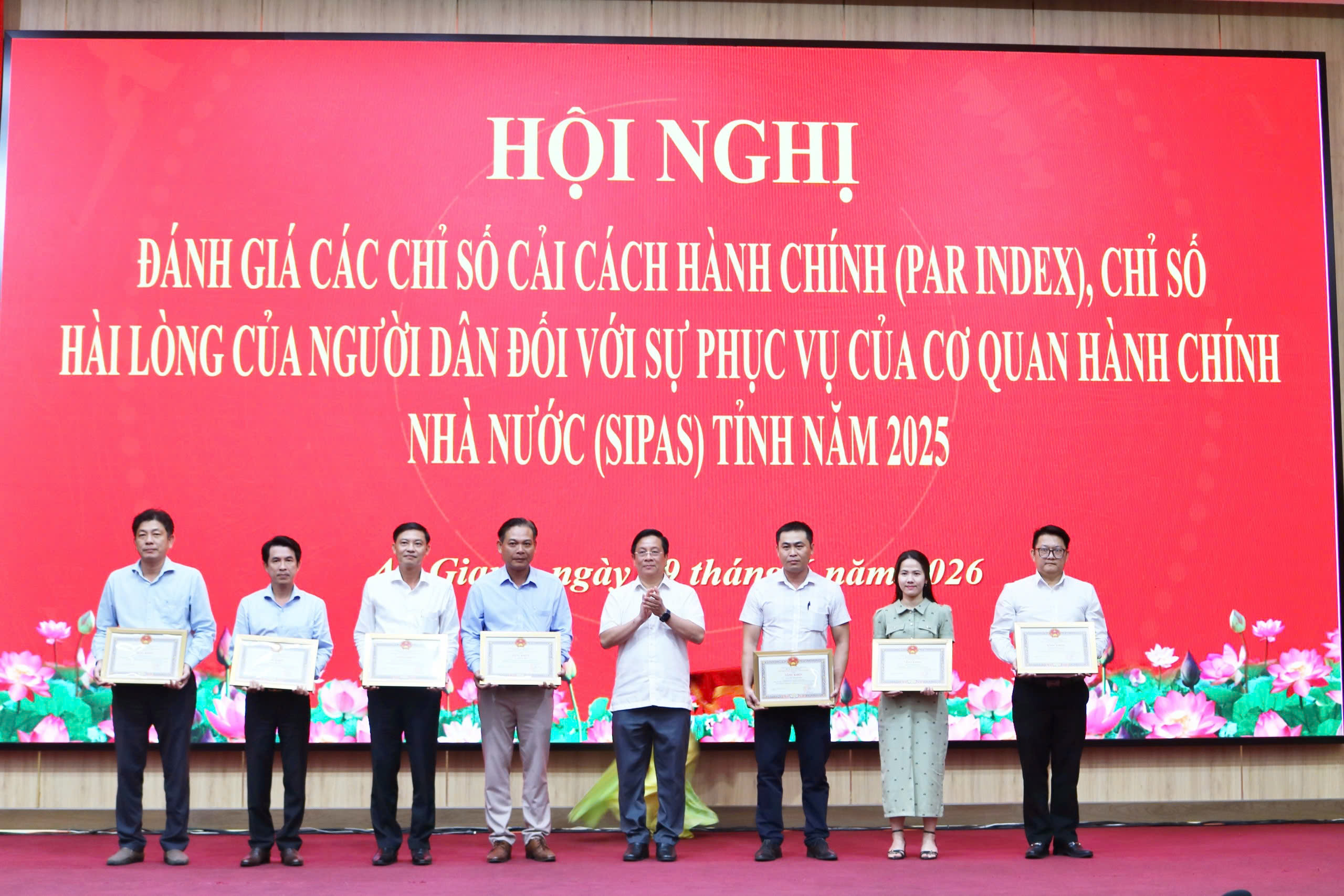 Chủ tịch An Giang Hồ Văn Mừng: Trách nhiệm người đứng đầu gắn liền cải cách hành chính- Ảnh 1.