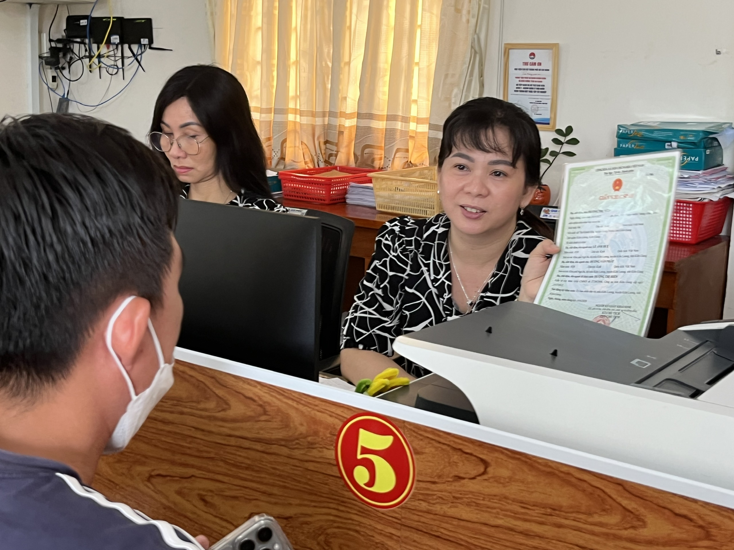 Chủ tịch An Giang Hồ Văn Mừng: Trách nhiệm người đứng đầu gắn liền cải cách hành chính- Ảnh 3.