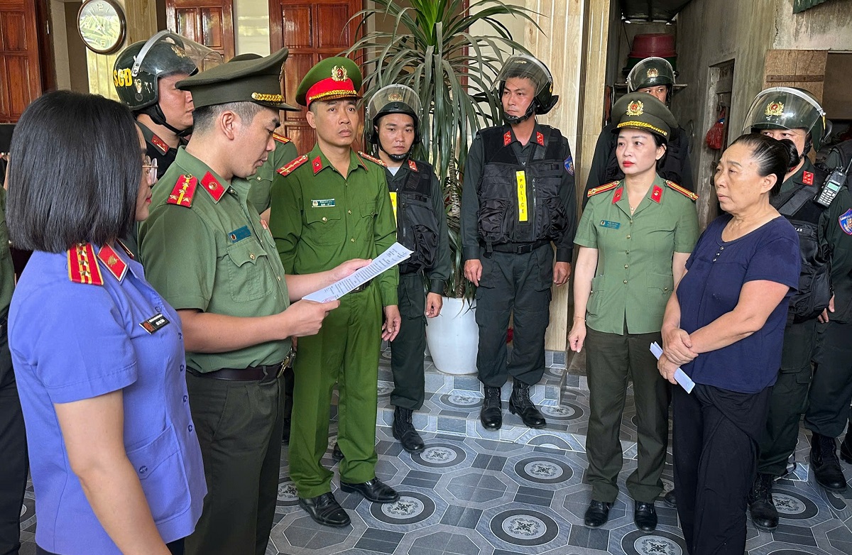 Bị khởi tố vì kích động nhiều người cản trở hoạt động của cơ quan, tổ chức - Ảnh 1.