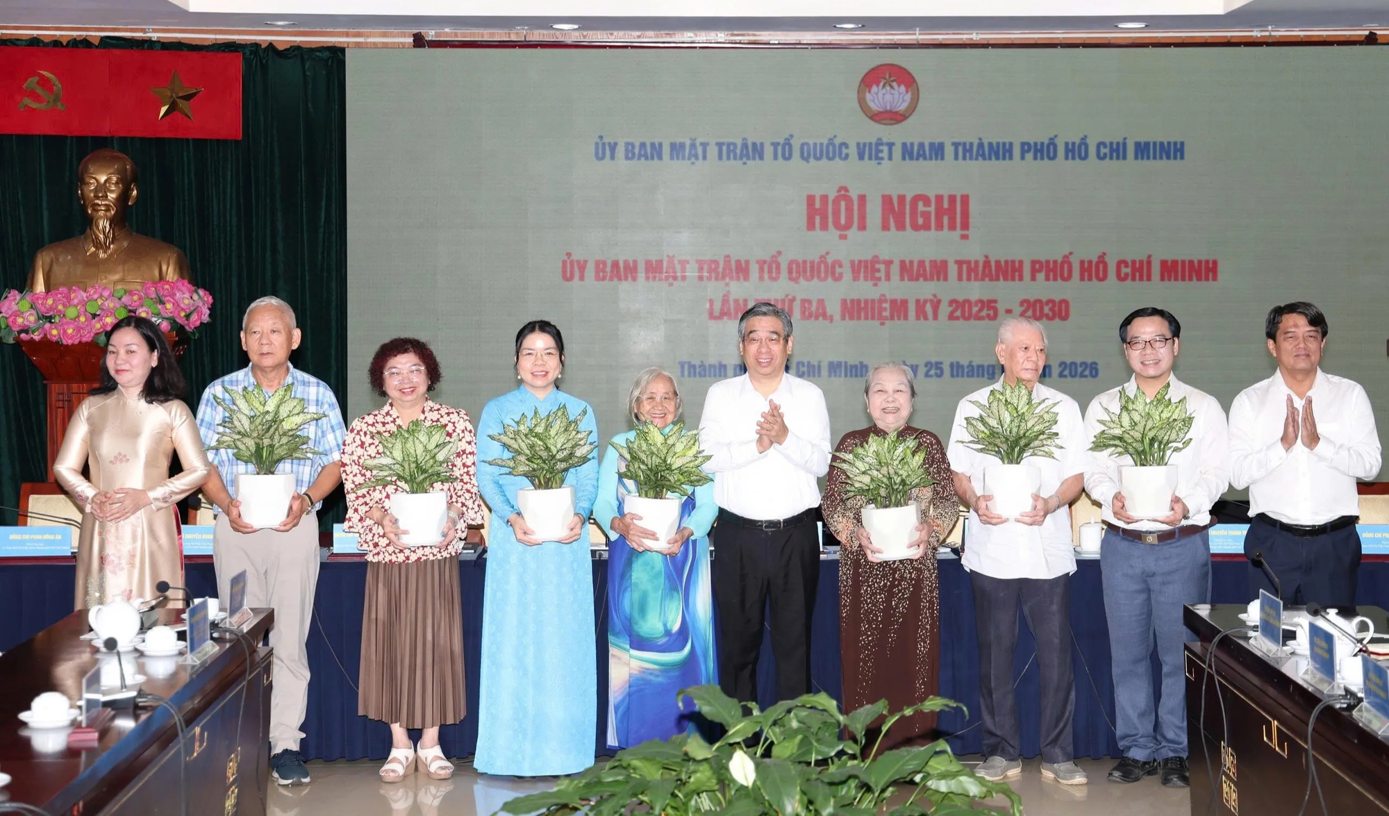 Bà Nguyễn Thị Ngọc Xuân làm Phó chủ tịch Ủy ban MTTQ Việt Nam TP.HCM - Ảnh 1.