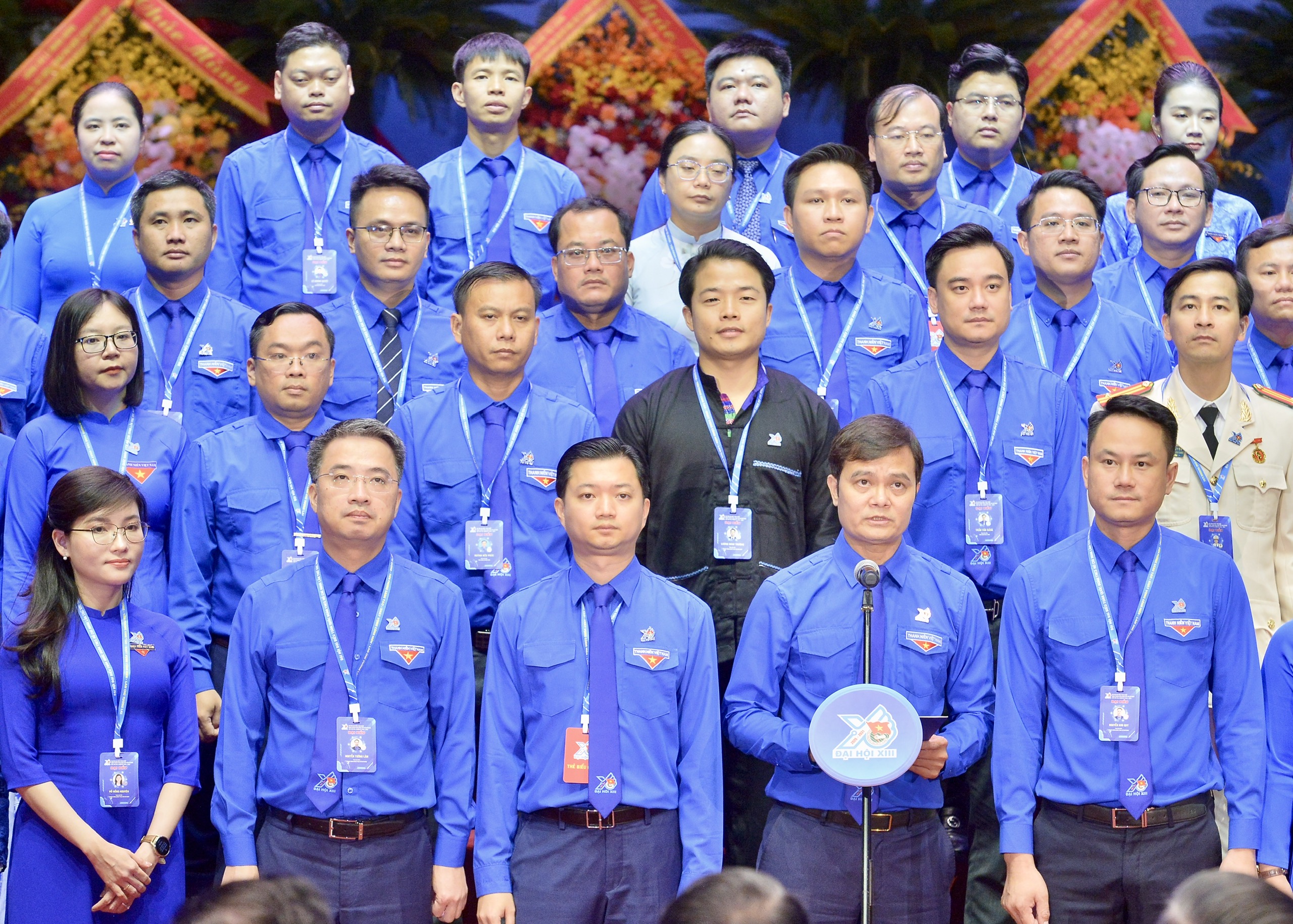 Ban Chấp h&agrave;nh Trung ương Đo&agrave;n kh&oacute;a XIII ra mắt đại hội - Ảnh 4.