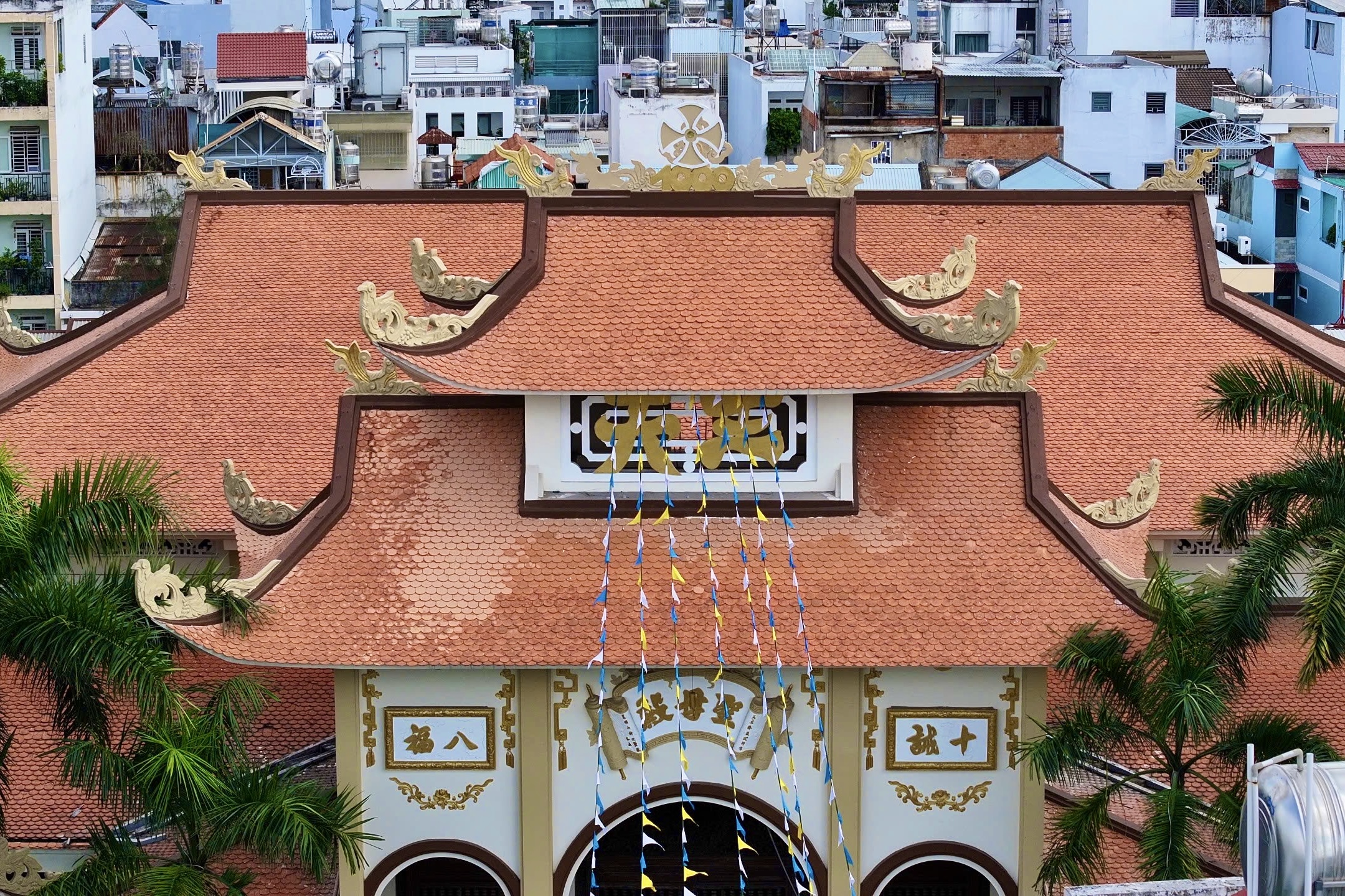 Nh&agrave; thờ T&acirc;n H&ograve;a kiến tr&uacute;c thuần Việt 'độc nhất' trung t&acirc;m TP.HCM- Ảnh 2.