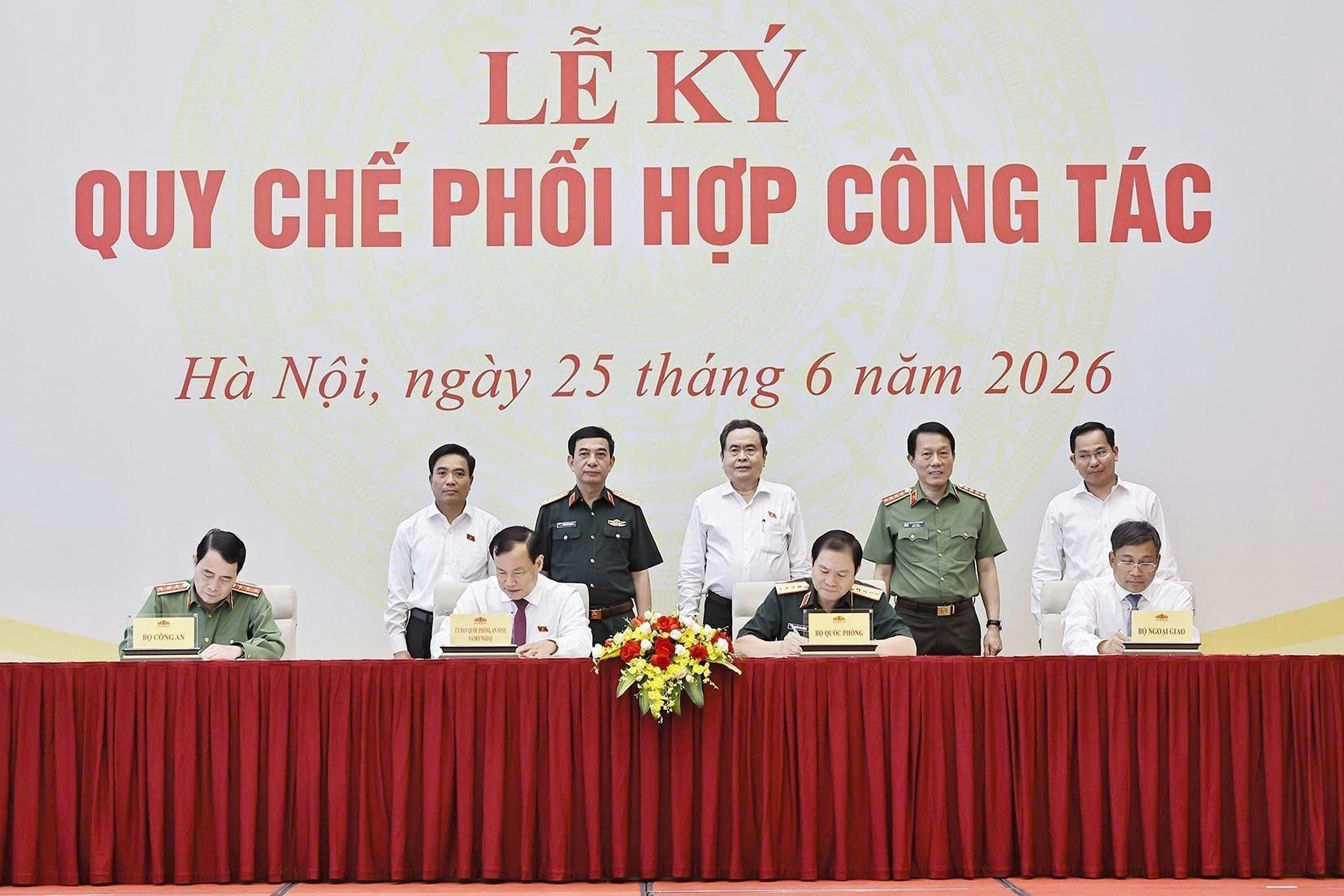 Lễ k&yacute; quy chế phối hợp quốc ph&ograve;ng, an ninh v&agrave; đối ngoại- Ảnh 1.